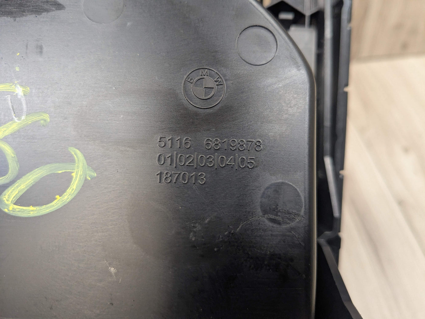 OEM BMW F90 G30 G32 530 540 M550 M5 Center Console Storage and Cupholder W/ USB