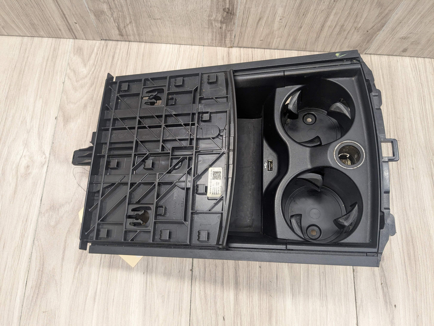 OEM BMW F90 G30 G32 530 540 M550 M5 Center Console Storage and Cupholder W/ USB