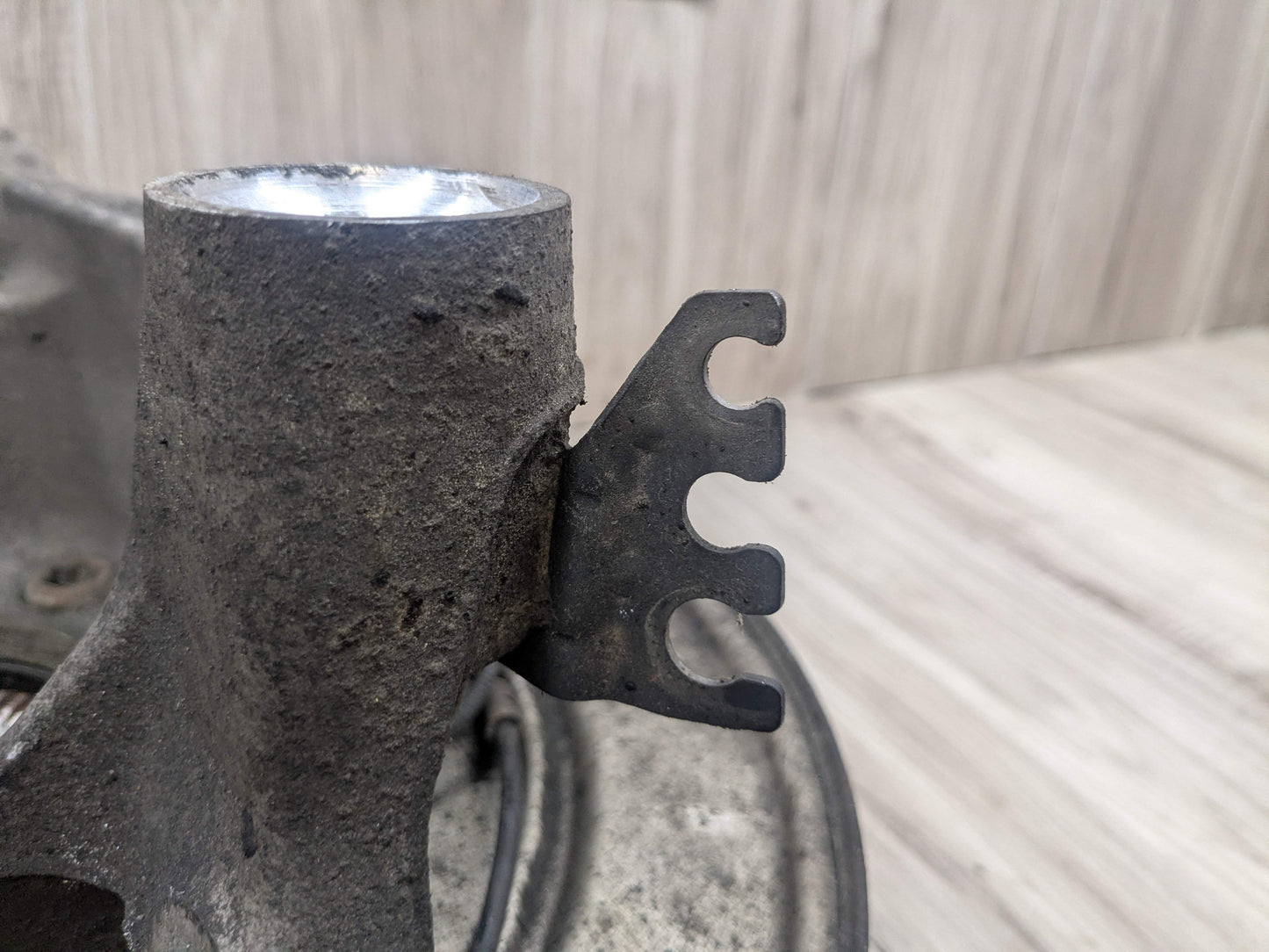 17-23 OEM BMW G30 530 540 M5550 REAR Left Drive Side Hub Knuckle Bearing Carrier