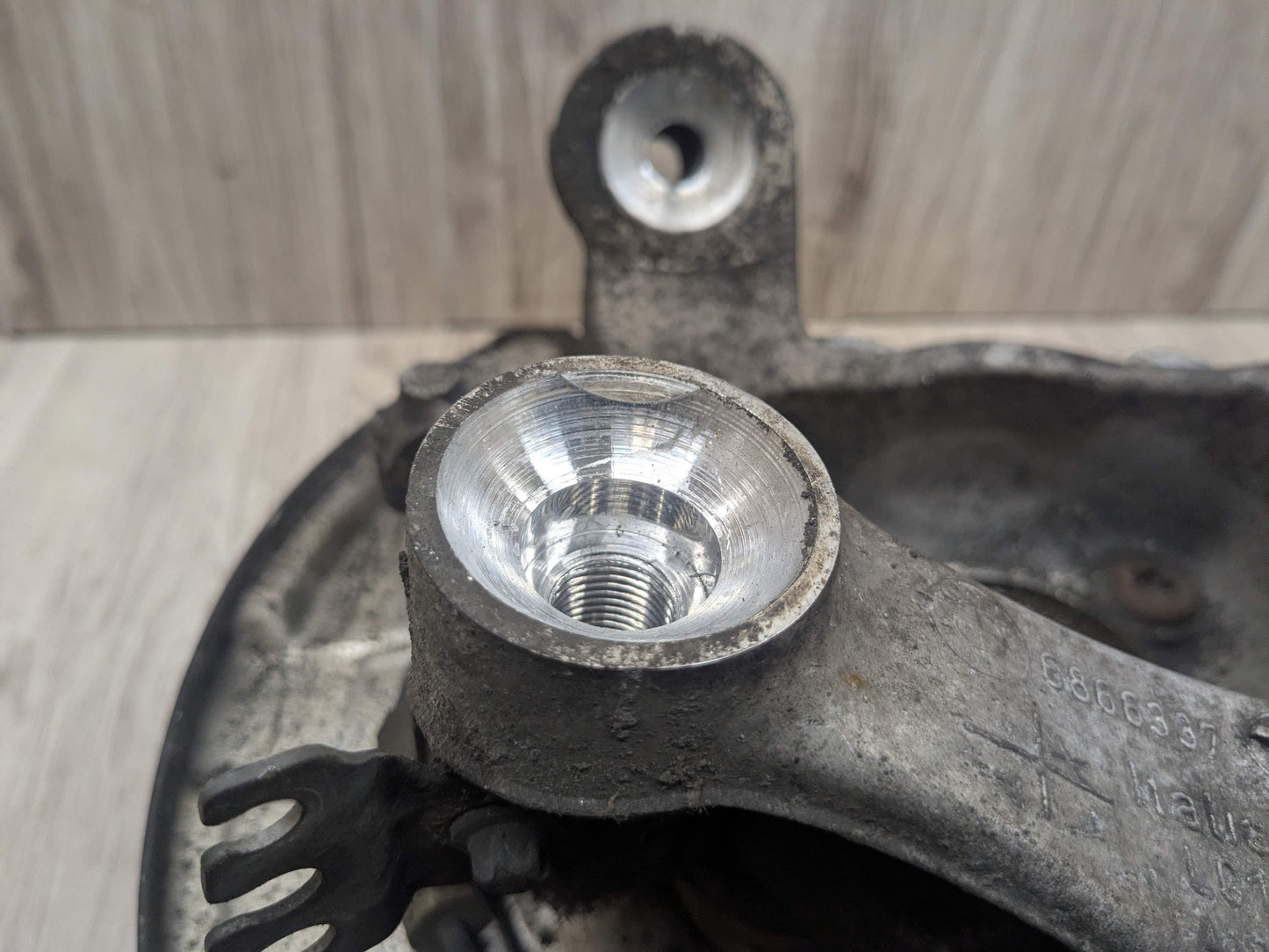 17-23 OEM BMW G30 530 540 M5550 REAR Left Drive Side Hub Knuckle Bearing Carrier