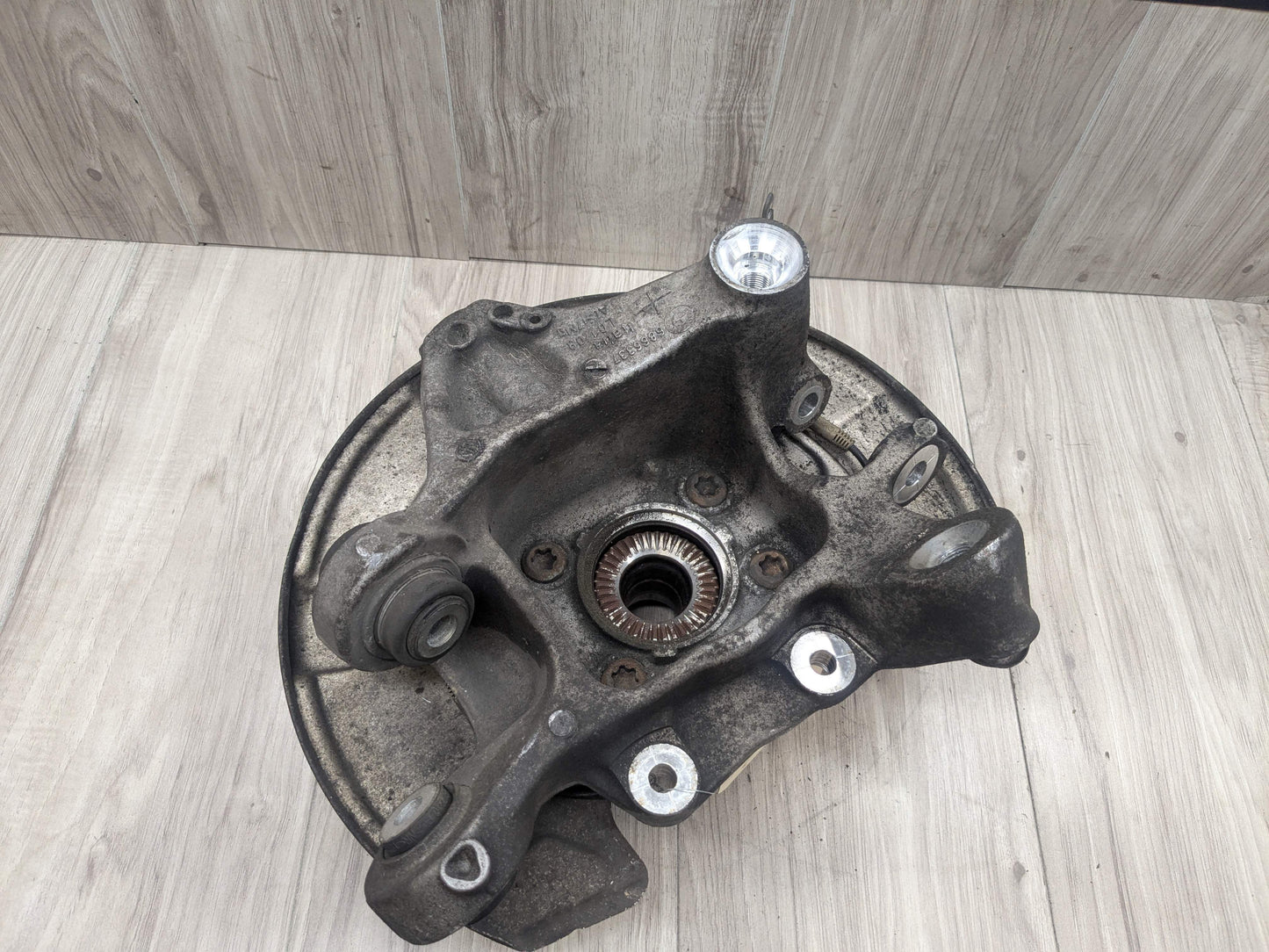 17-23 OEM BMW G30 530 540 M5550 REAR Left Drive Side Hub Knuckle Bearing Carrier