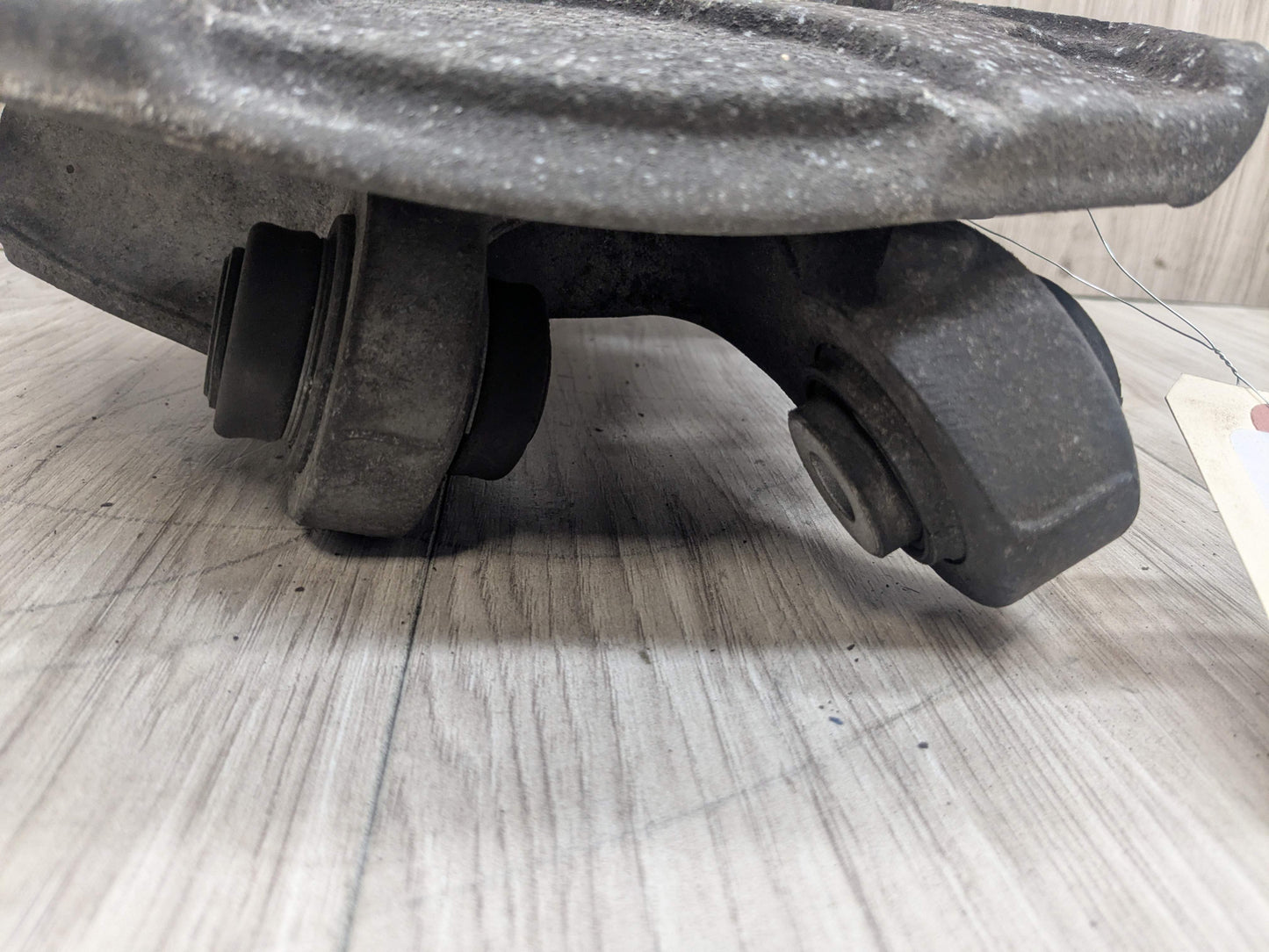 17-23 OEM BMW G30 530 540 M5550 REAR Right Passenger Hub Knuckle Bearing Carrier