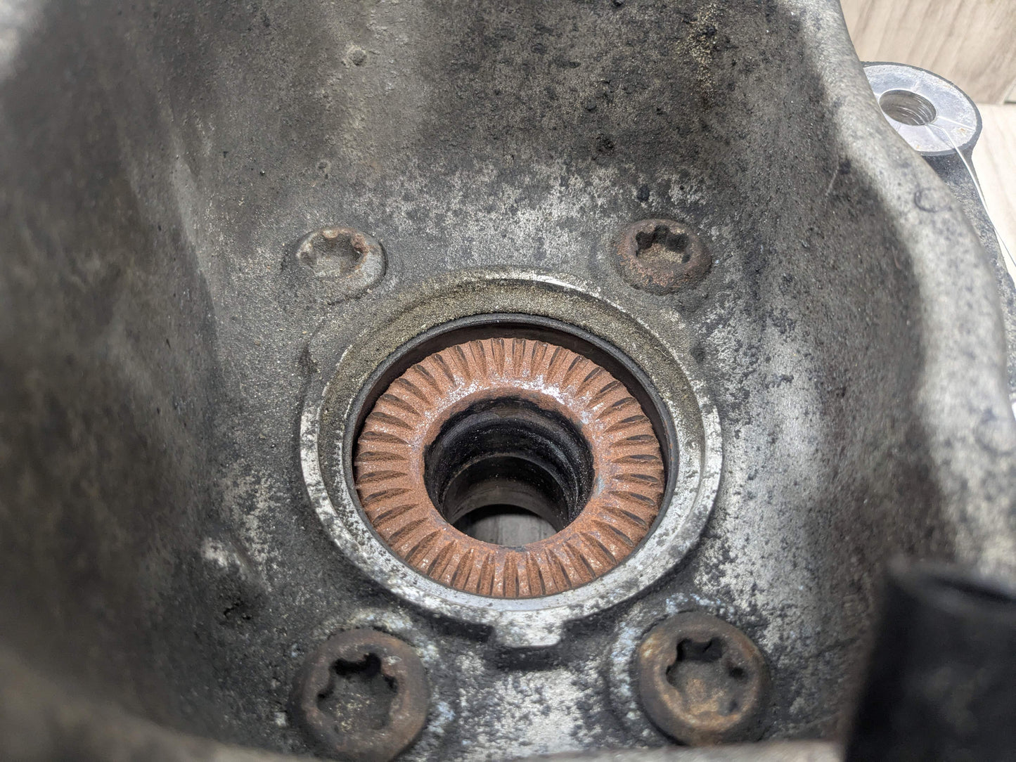 17-23 OEM BMW G30 530 540 M5550 REAR Right Passenger Hub Knuckle Bearing Carrier