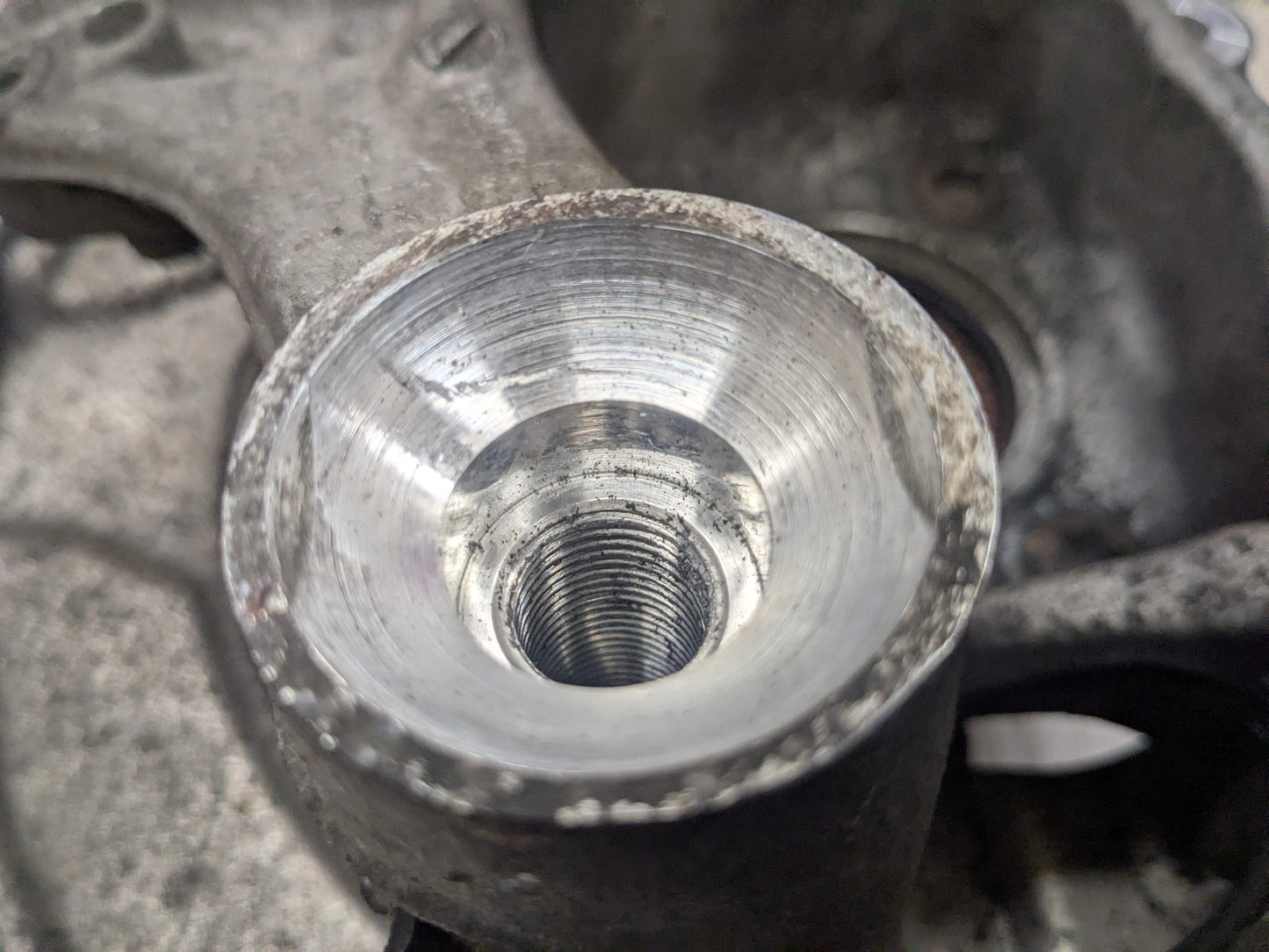 17-23 OEM BMW G30 530 540 M5550 REAR Right Passenger Hub Knuckle Bearing Carrier