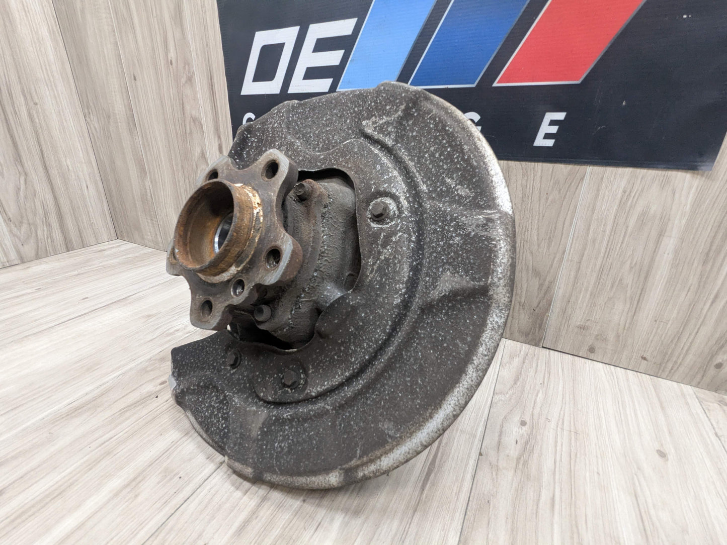 17-23 OEM BMW G30 530 540 M5550 REAR Right Passenger Hub Knuckle Bearing Carrier