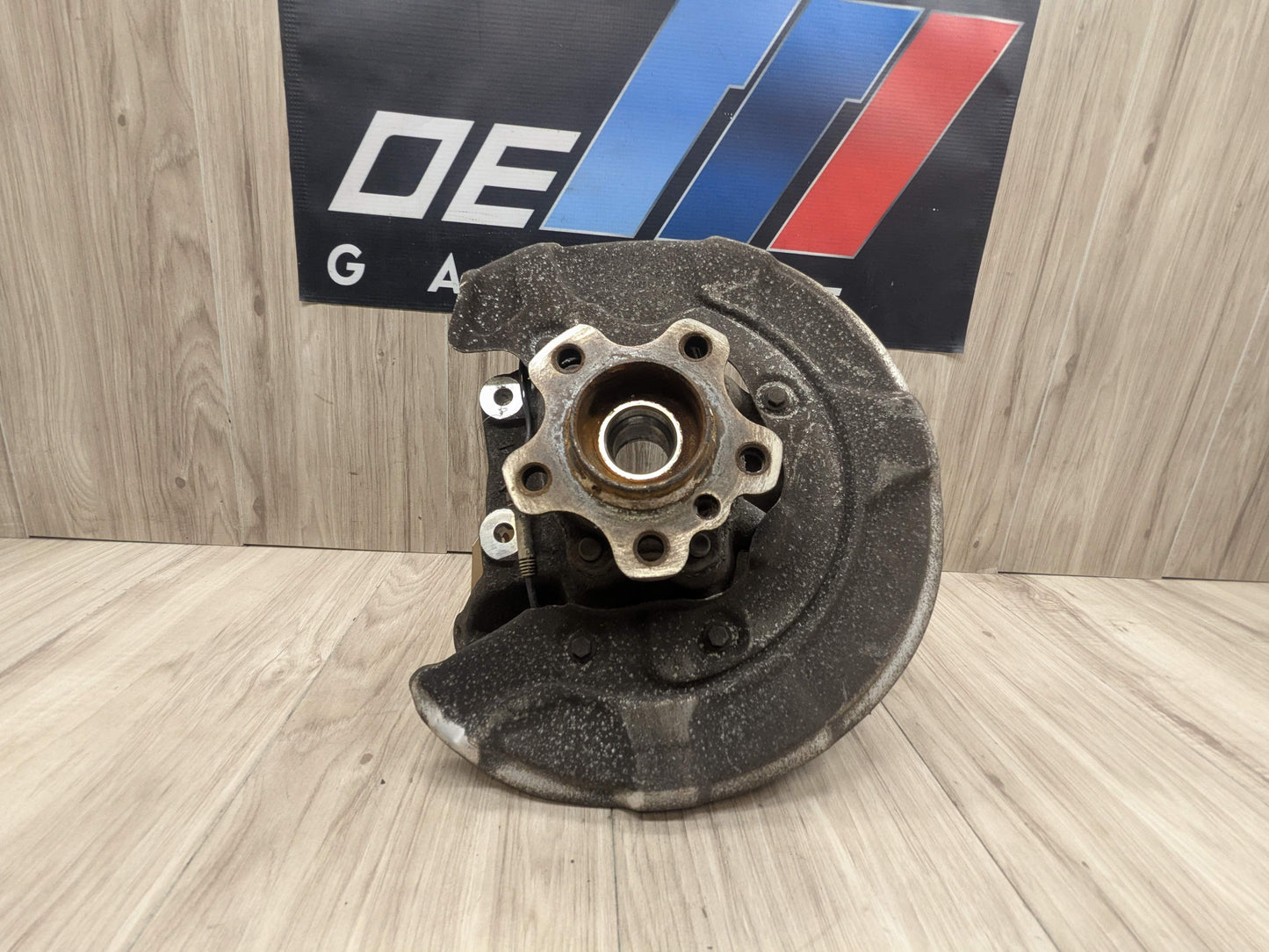 17-23 OEM BMW G30 530 540 M5550 REAR Right Passenger Hub Knuckle Bearing Carrier