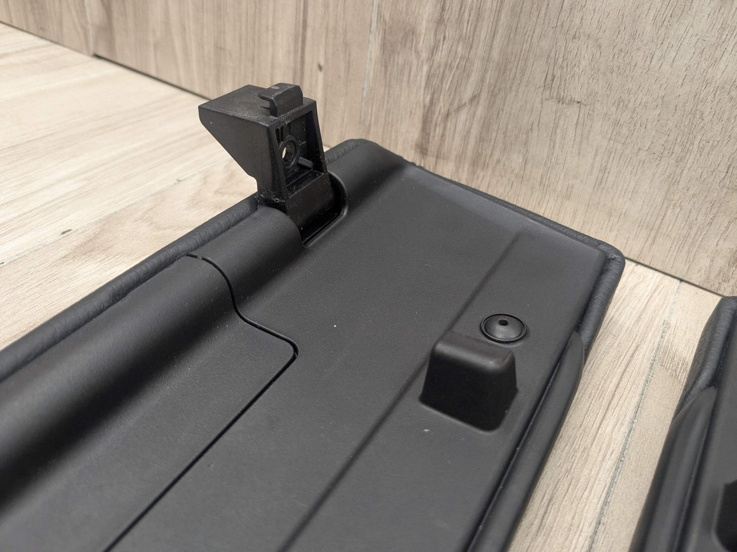 17-23 OEM BMW G30 530 540 M550 Retractable Armrest Tray Console Leather Black