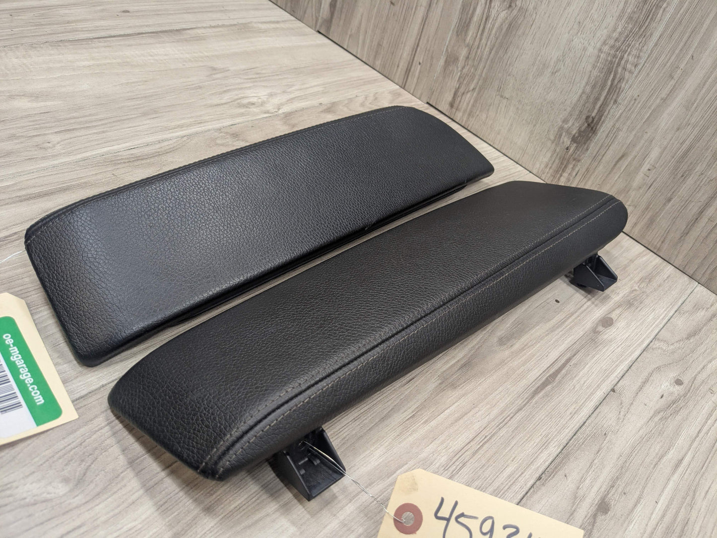 17-23 OEM BMW G30 530 540 M550 Retractable Armrest Tray Console Leather Black