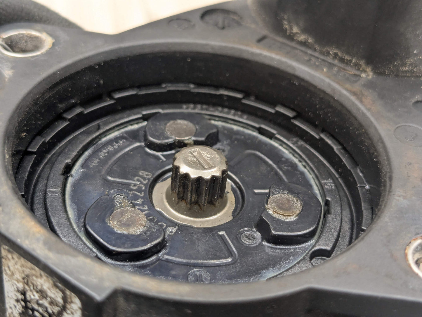 OEM BMW F90 G07 G12 G30 G80 G82 G83 M3 M4 M8 Rear Parking Brake Actuator Motor