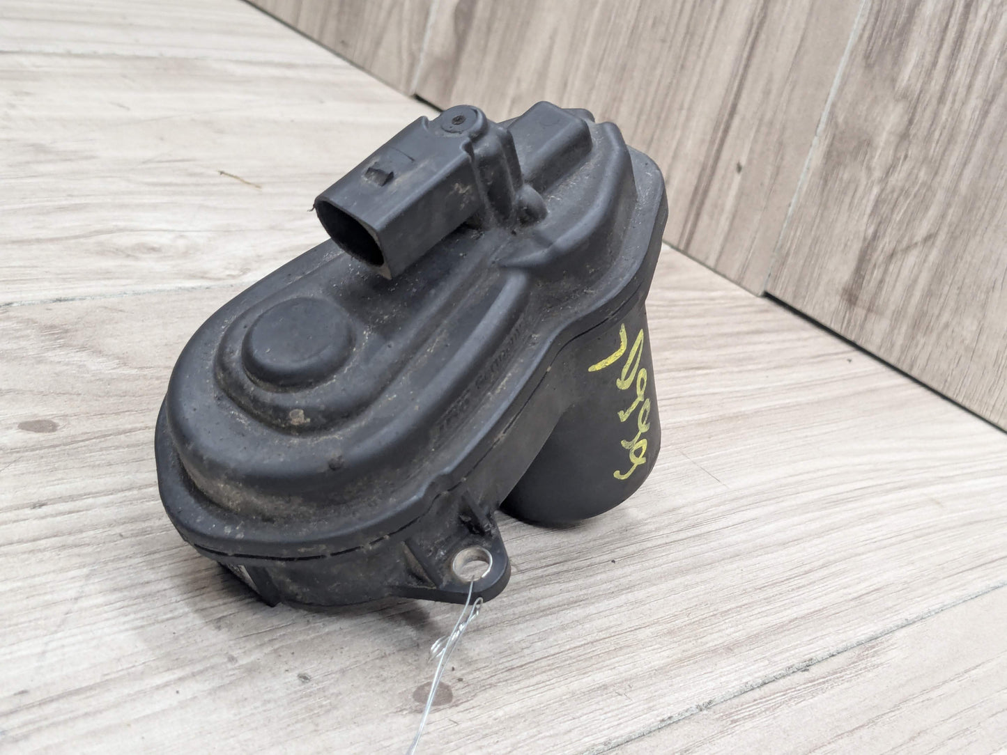 OEM BMW F90 G07 G12 G30 G80 G82 G83 M3 M4 M8 Rear Parking Brake Actuator Motor