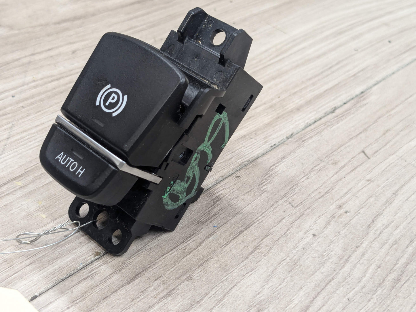 OEM BMW F90 M5 G30 G01 X3 G02 X4 F97 F98 Parking Brake Auto Hold Switch BLACK