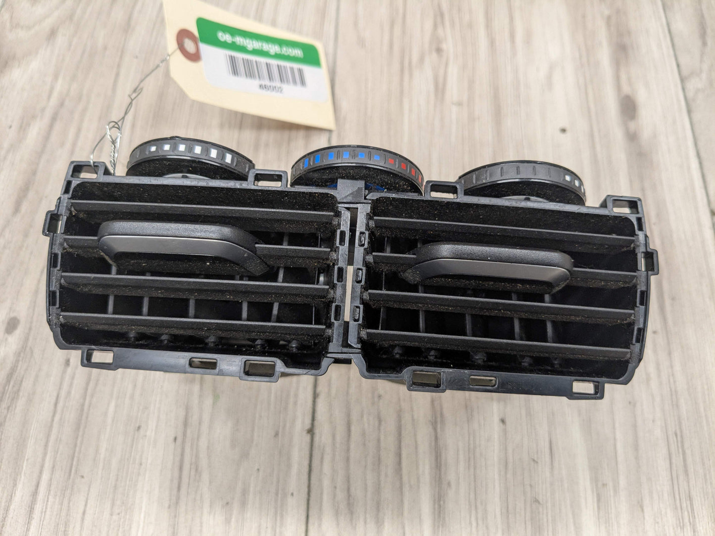 PRE-LCI OEM BMW F90 G30 530 540 M5550 Rear Center Console AC Air Vent Grille