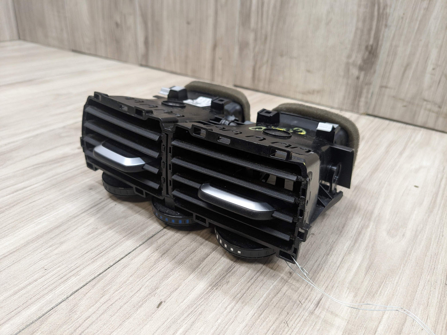PRE-LCI OEM BMW F90 G30 530 540 M5550 Rear Center Console AC Air Vent Grille