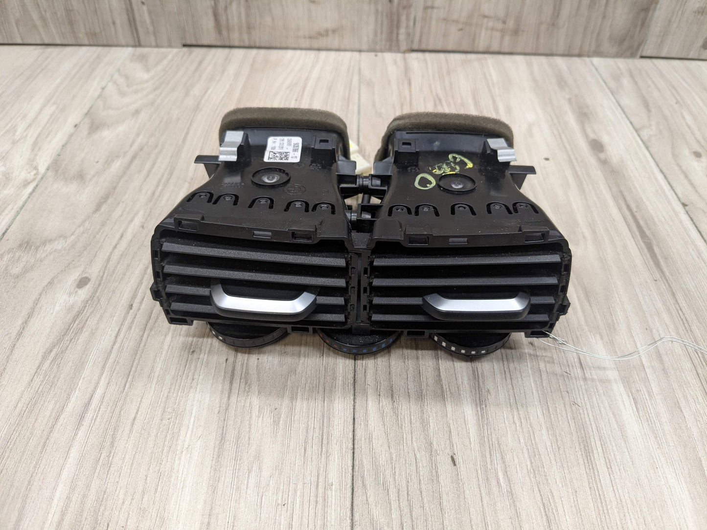PRE-LCI OEM BMW F90 G30 530 540 M5550 Rear Center Console AC Air Vent Grille