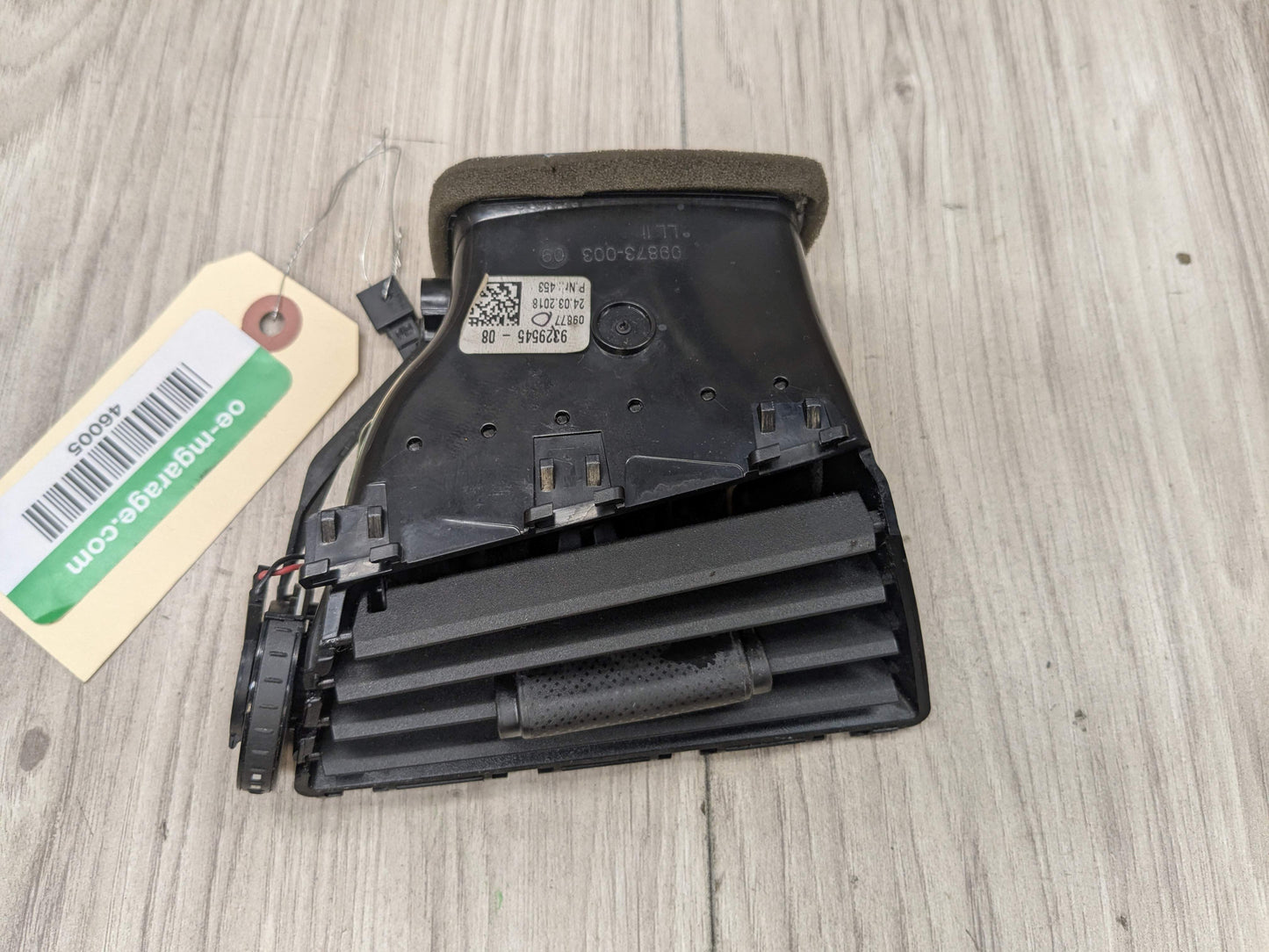 OEM BMW F90 M5 G30 G32 530 540 M550 640 Left Driver Side Air AC Vent Dash Grille
