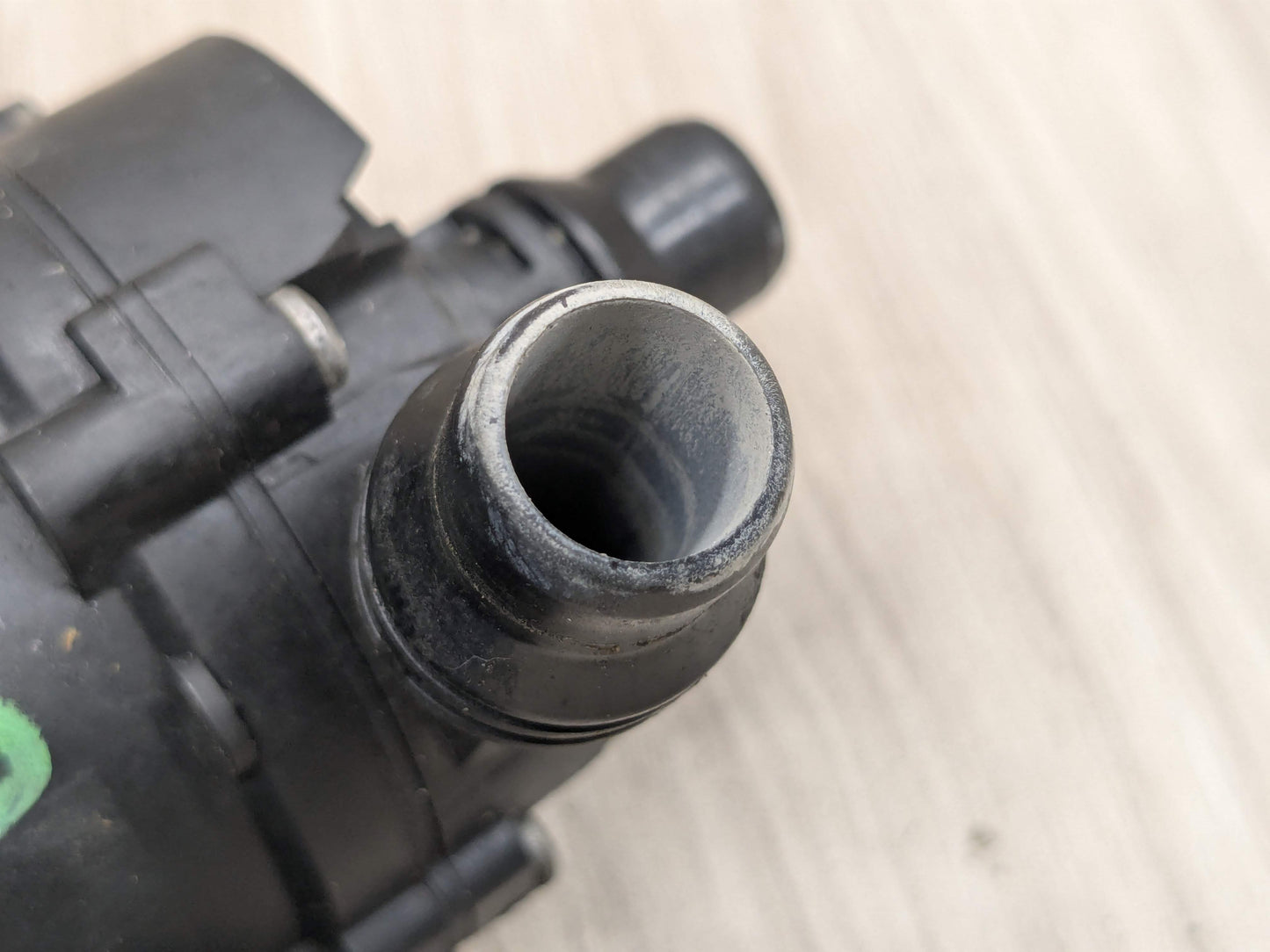 16-19 OEM BMW G11 G12 G30 M550 750 M760 Auxiliary Electric Coolant Water Pump