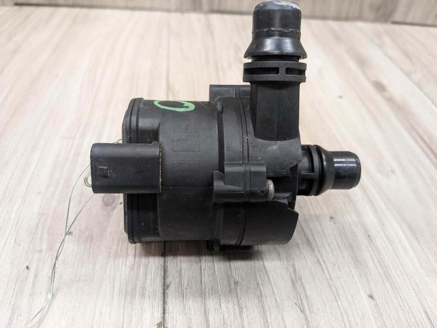 16-19 OEM BMW G11 G12 G30 M550 750 M760 Auxiliary Electric Coolant Water Pump