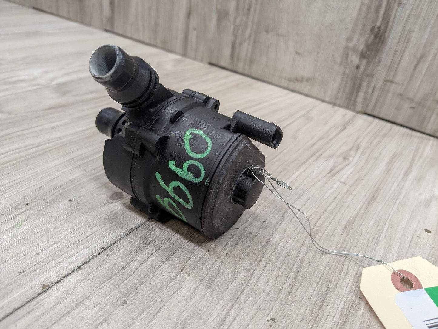 16-19 OEM BMW G11 G12 G30 M550 750 M760 Auxiliary Electric Coolant Water Pump