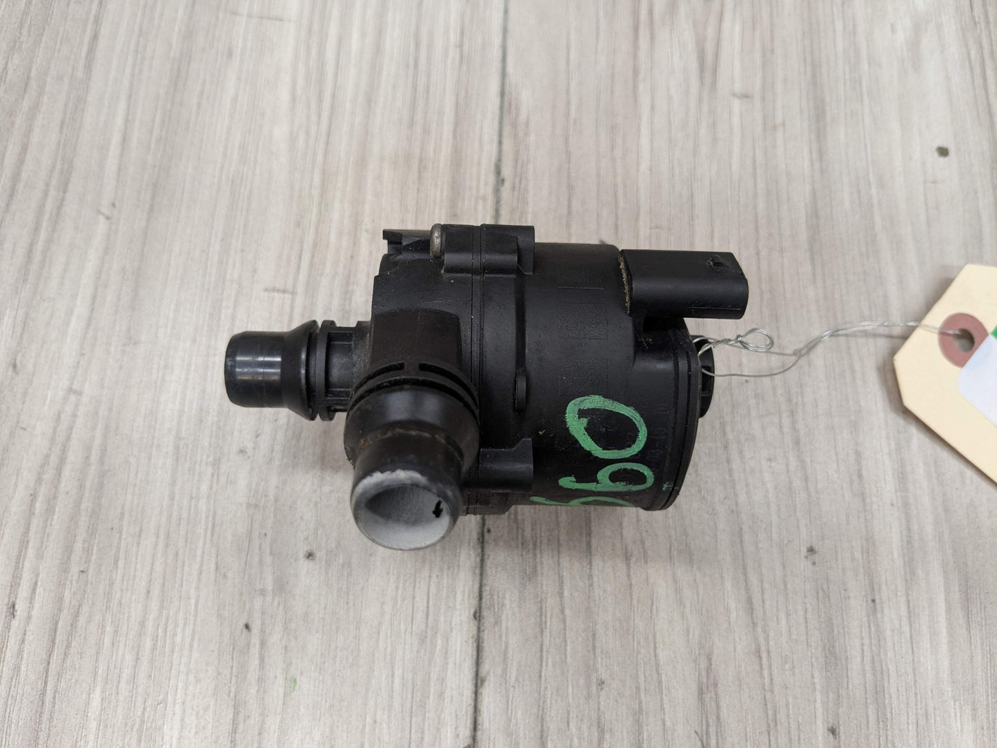 16-19 OEM BMW G11 G12 G30 M550 750 M760 Auxiliary Electric Coolant Water Pump