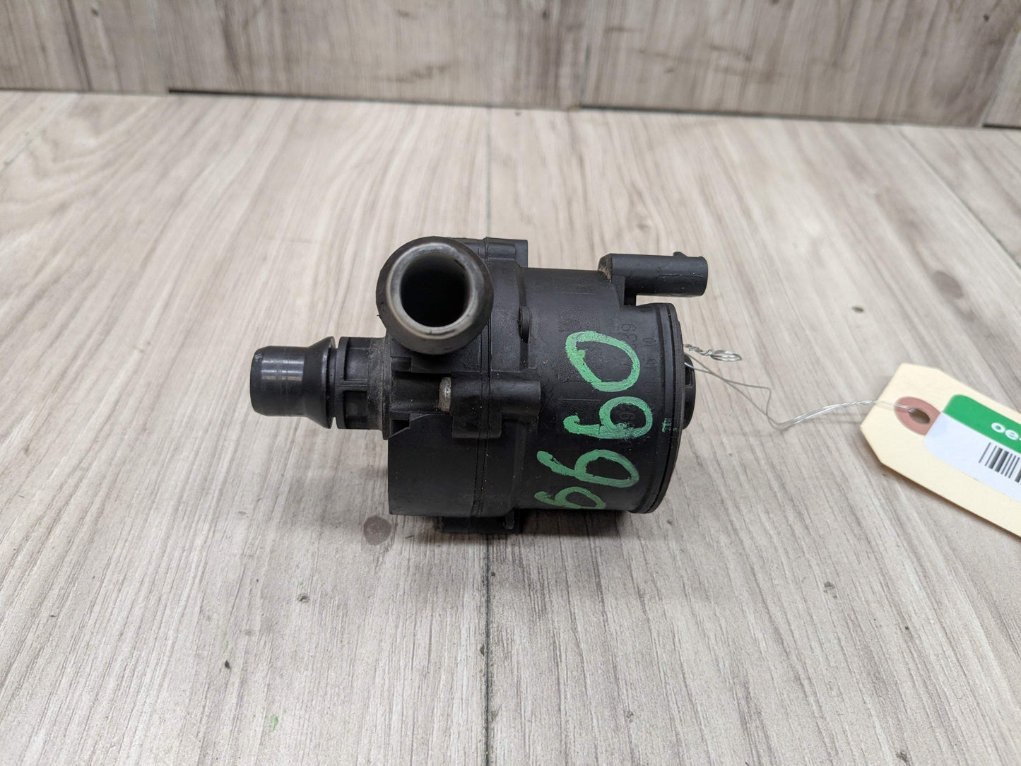 16-19 OEM BMW G11 G12 G30 M550 750 M760 Auxiliary Electric Coolant Water Pump