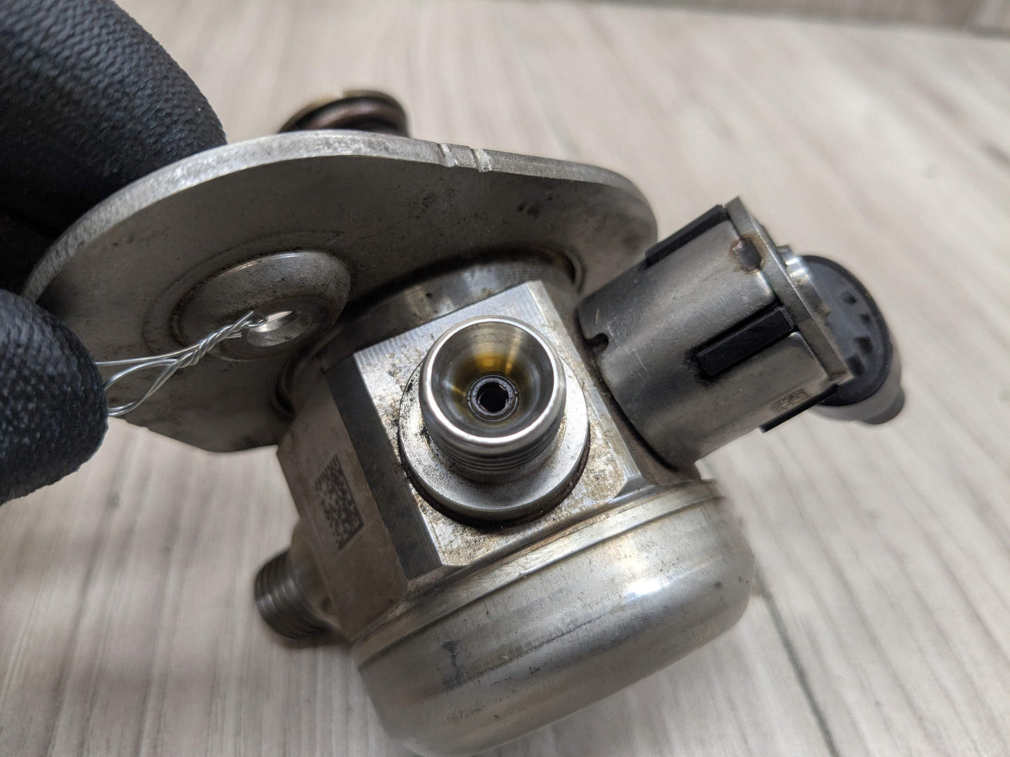 16-20 OEM BMW G11 G12 750 G30 M550 Engine N63R HPFP High Pressure Fuel Pump 5-8