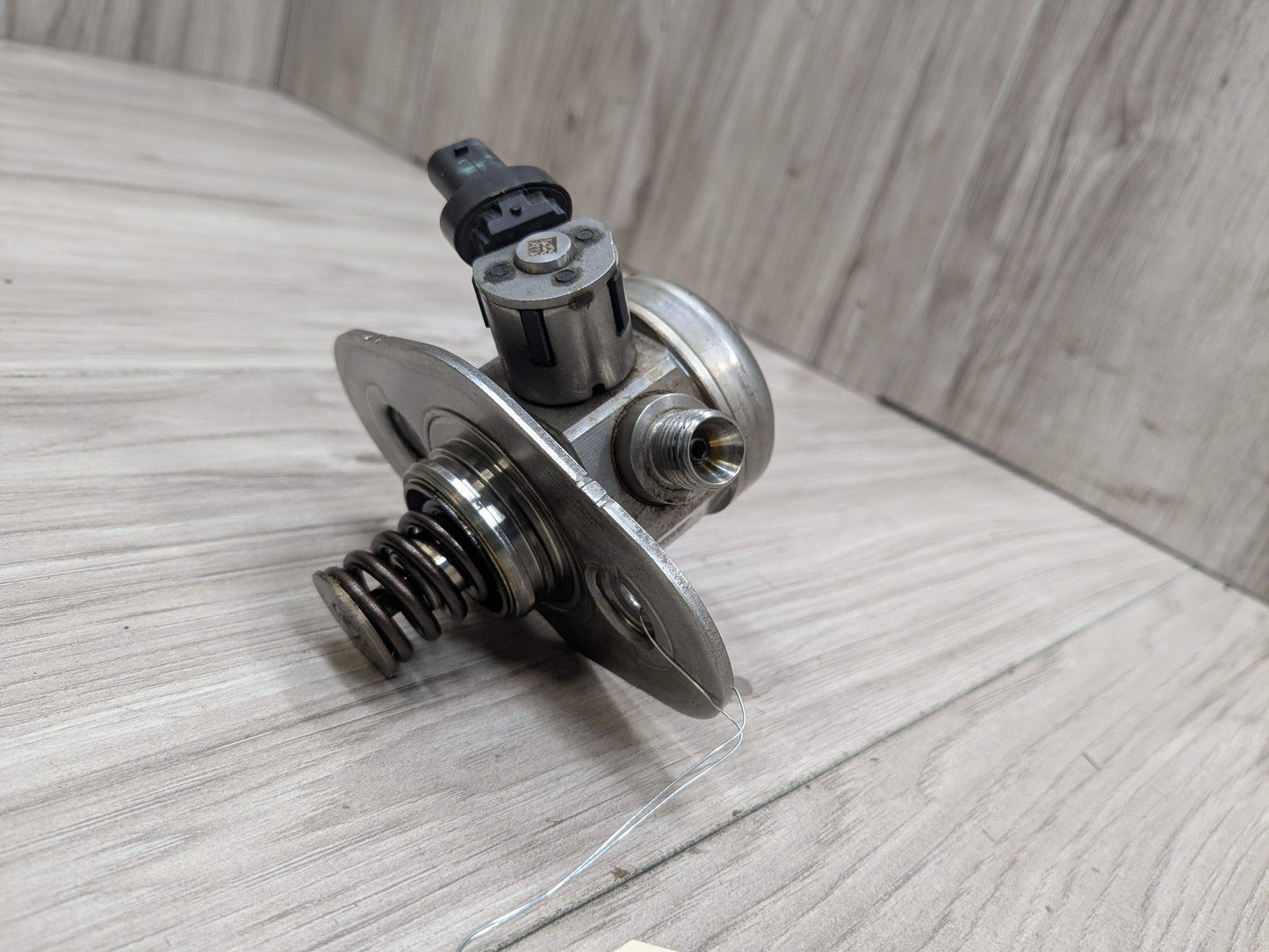 16-20 OEM BMW G11 G12 750 G30 M550 Engine N63R HPFP High Pressure Fuel Pump 5-8