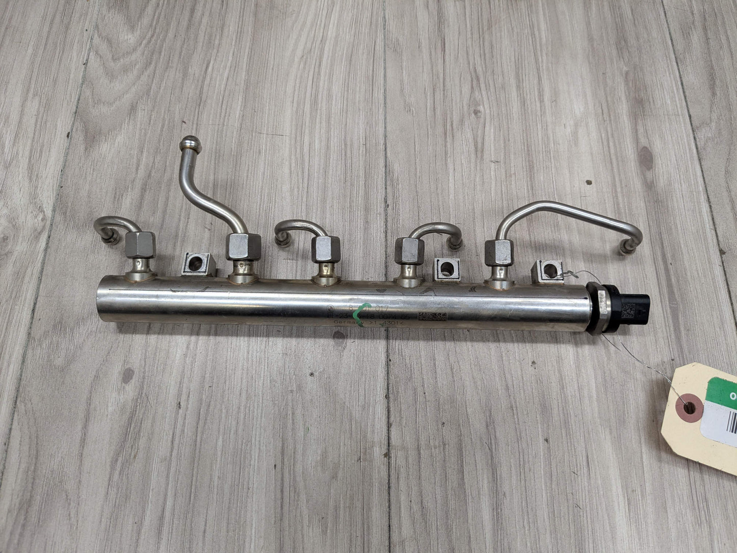 PRE-LCI OEM BMW G12 750 G30 M550 Engine N63R Right Fuel Injector Rail Lines 5-8