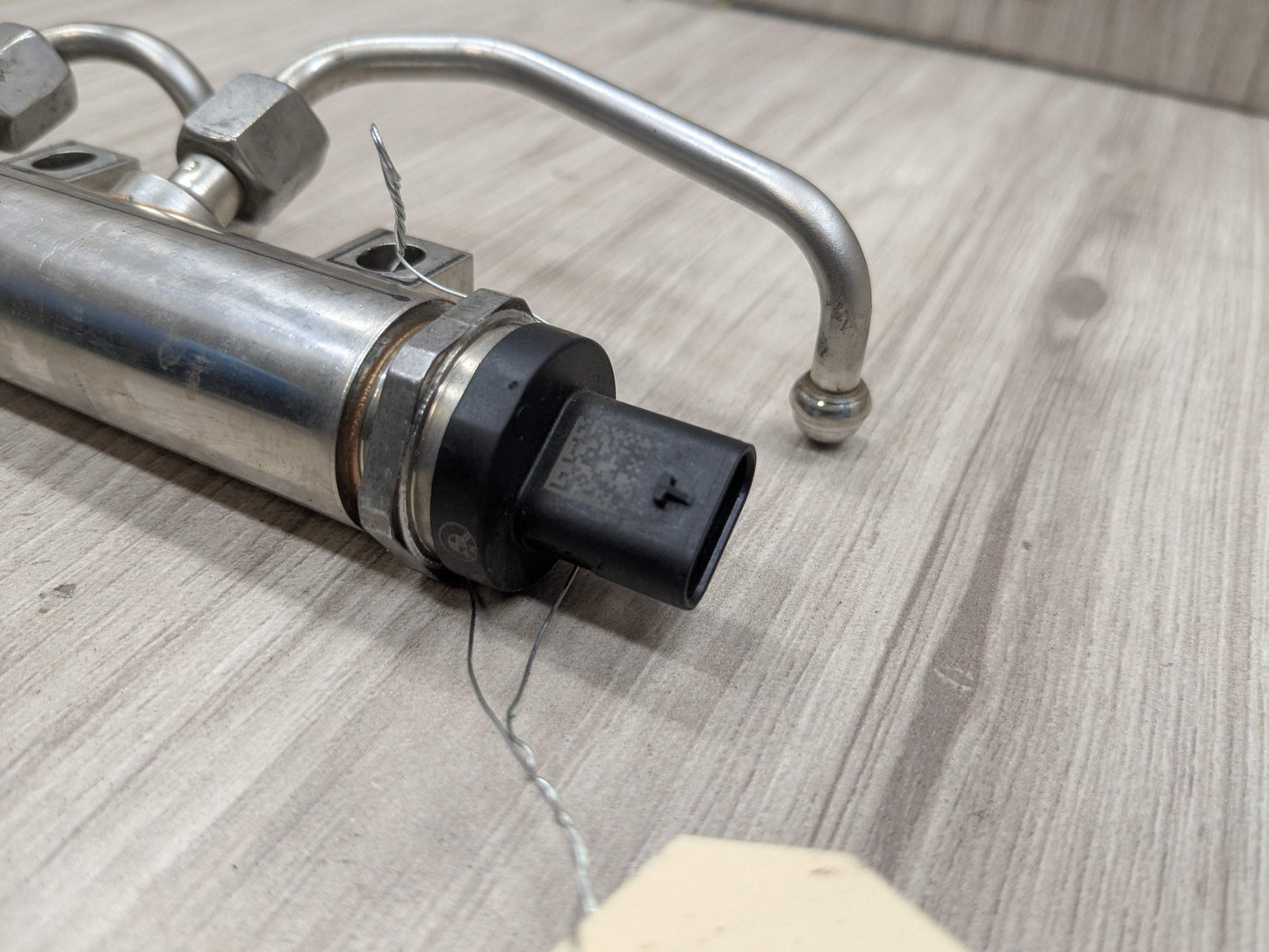 PRE-LCI OEM BMW G12 750 G30 M550 Engine N63R Right Fuel Injector Rail Lines 5-8