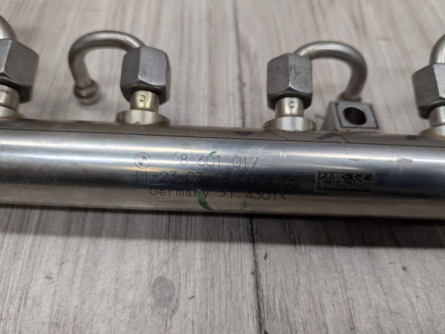 PRE-LCI OEM BMW G12 750 G30 M550 Engine N63R Right Fuel Injector Rail Lines 5-8