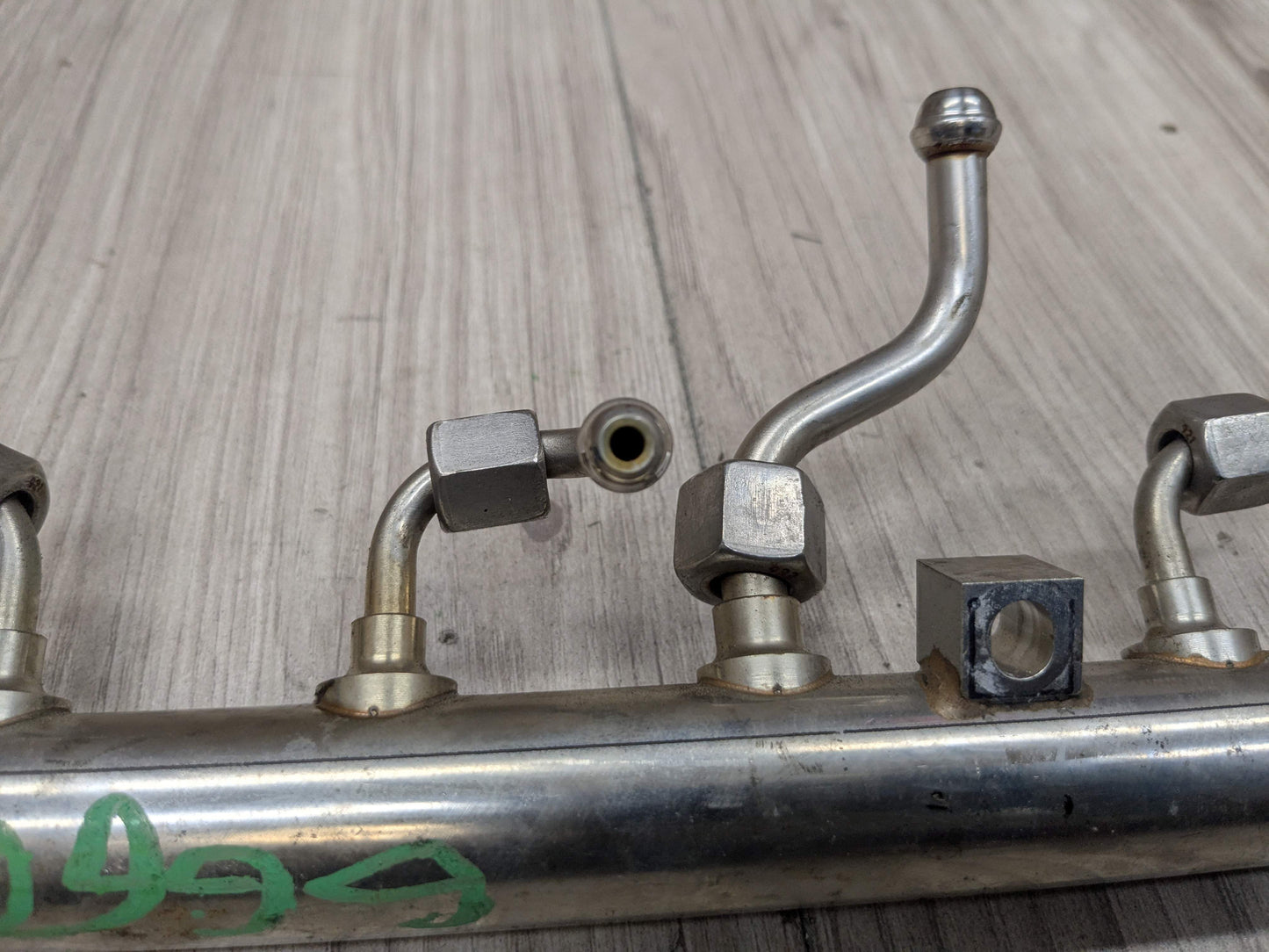 PRE-LCI OEM BMW G12 750 G30 M550 Engine N63R Right Fuel Injector Rail Lines 5-8