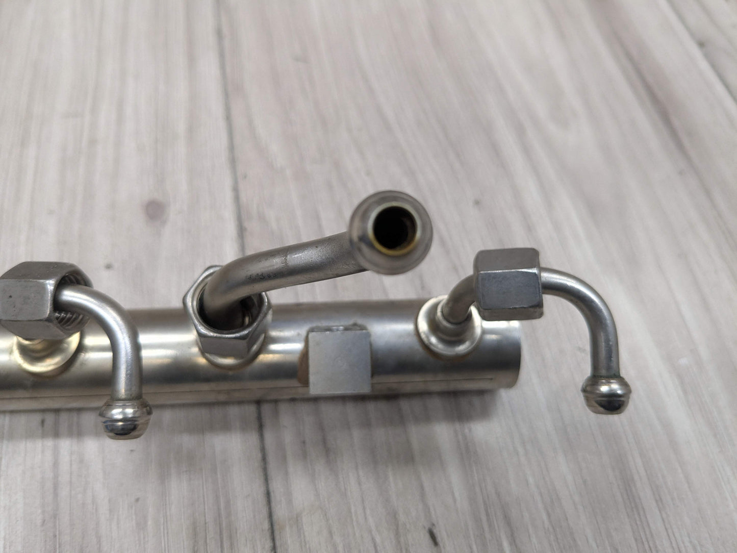 PRE-LCI OEM BMW G12 750 G30 M550 Engine N63R Right Fuel Injector Rail Lines 5-8