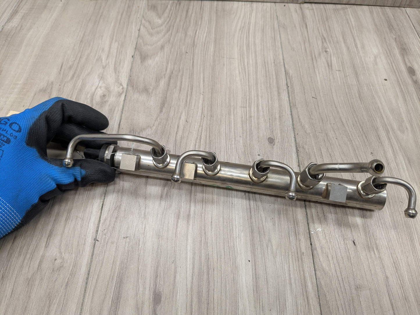 PRE-LCI OEM BMW G12 750 G30 M550 Engine N63R Right Fuel Injector Rail Lines 5-8