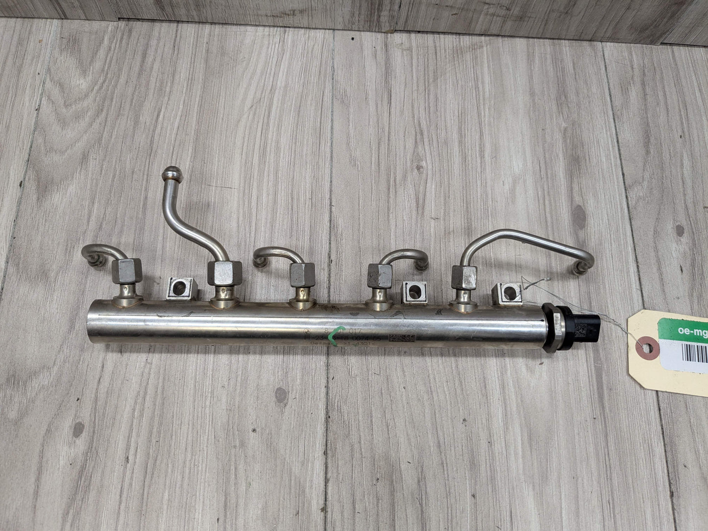 PRE-LCI OEM BMW G12 750 G30 M550 Engine N63R Right Fuel Injector Rail Lines 5-8