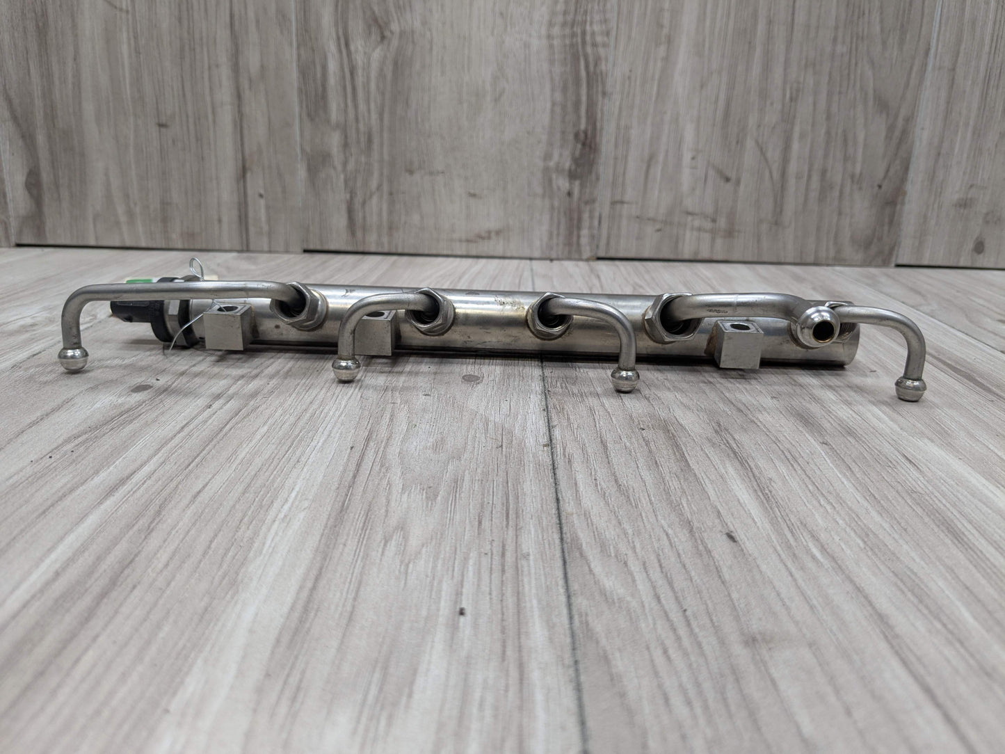 PRE-LCI OEM BMW G12 750 G30 M550 Engine N63R Right Fuel Injector Rail Lines 5-8