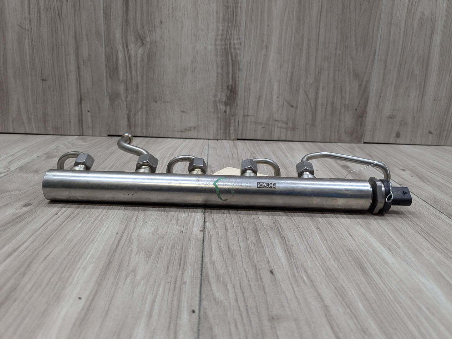 PRE-LCI OEM BMW G12 750 G30 M550 Engine N63R Right Fuel Injector Rail Lines 5-8