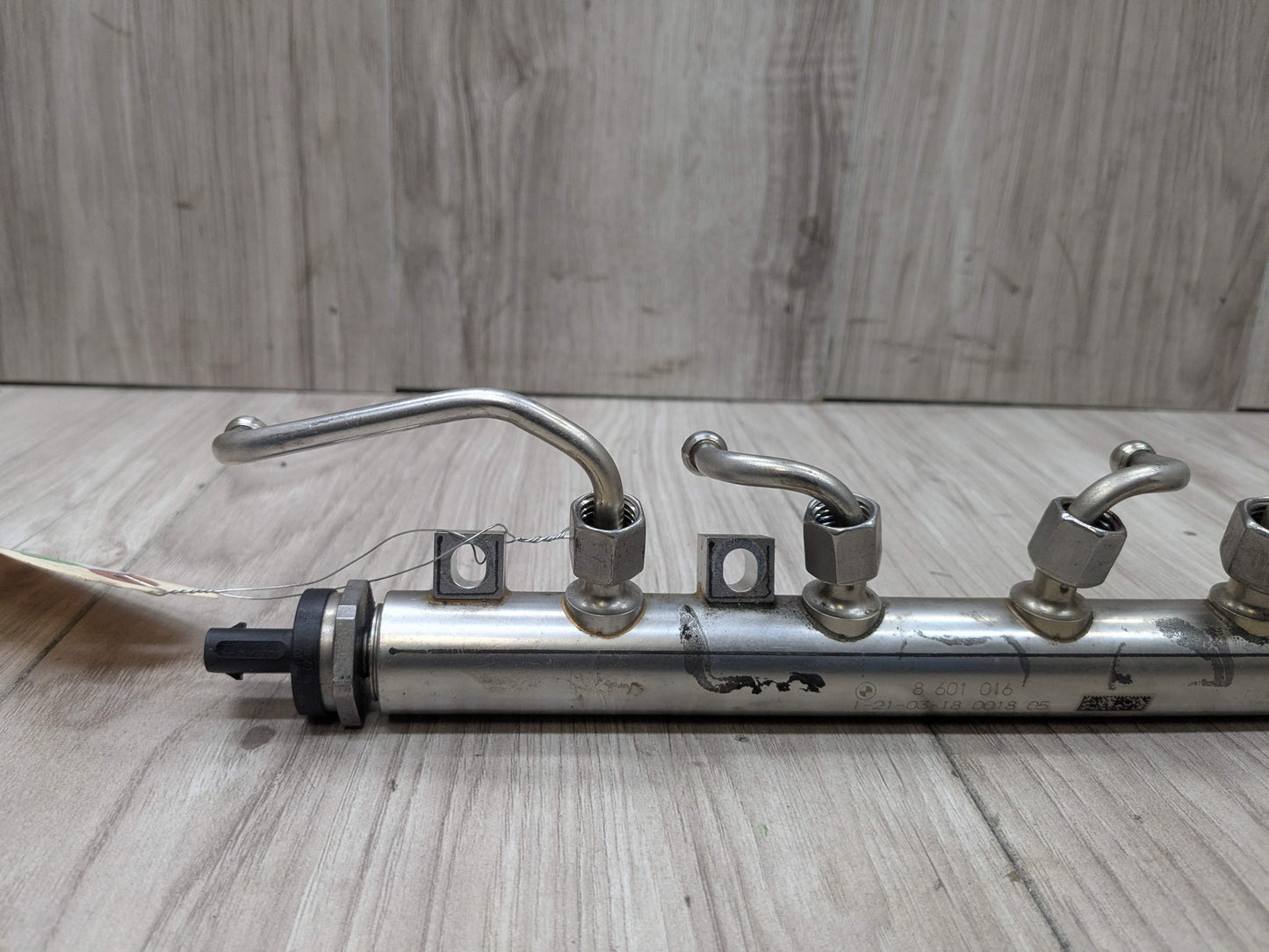 PRE-LCI OEM BMW G12 750 G30 M550 Engine N63R Left Fuel Injector Rail Lines 1-4