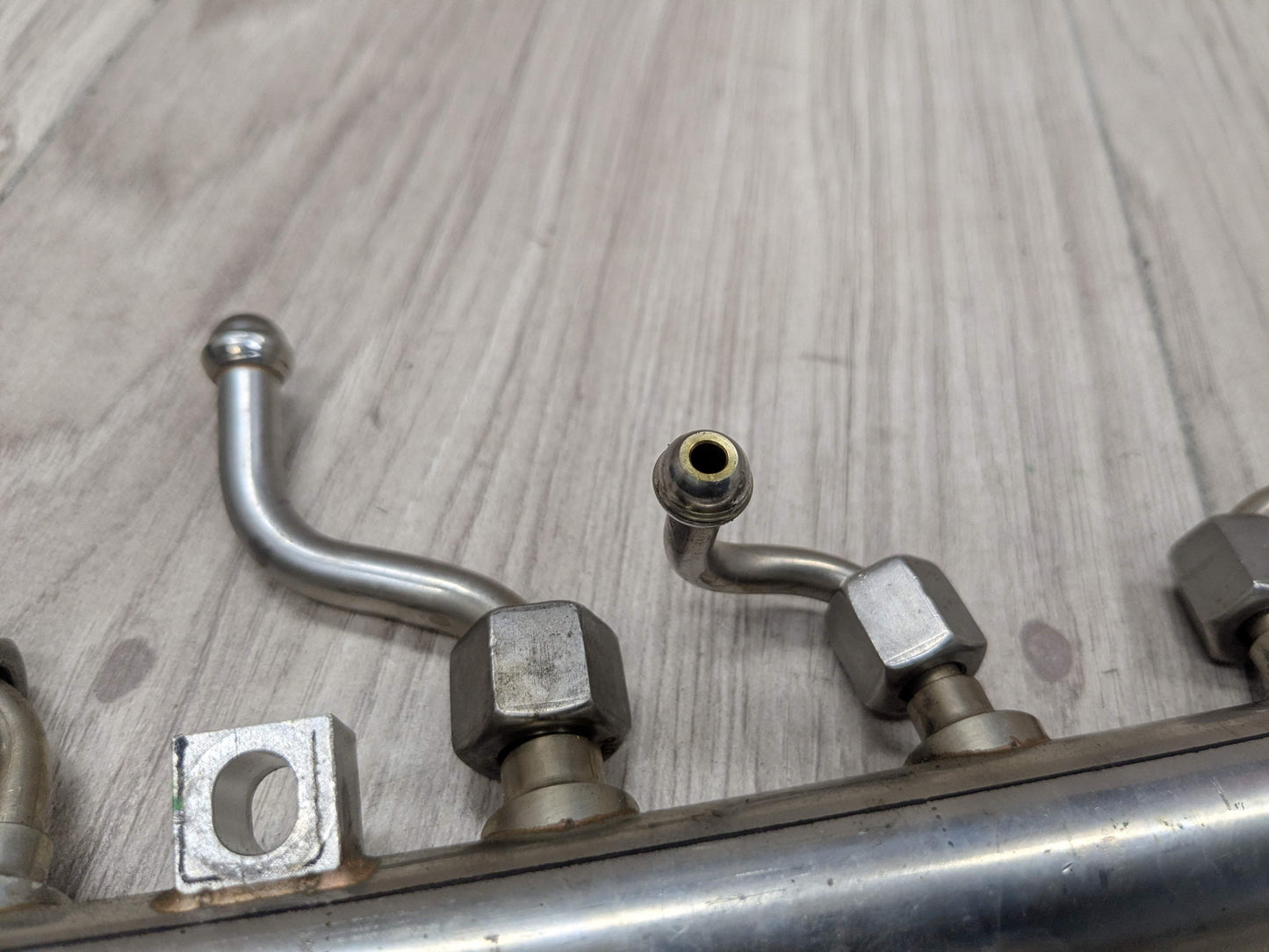 PRE-LCI OEM BMW G12 750 G30 M550 Engine N63R Left Fuel Injector Rail Lines 1-4