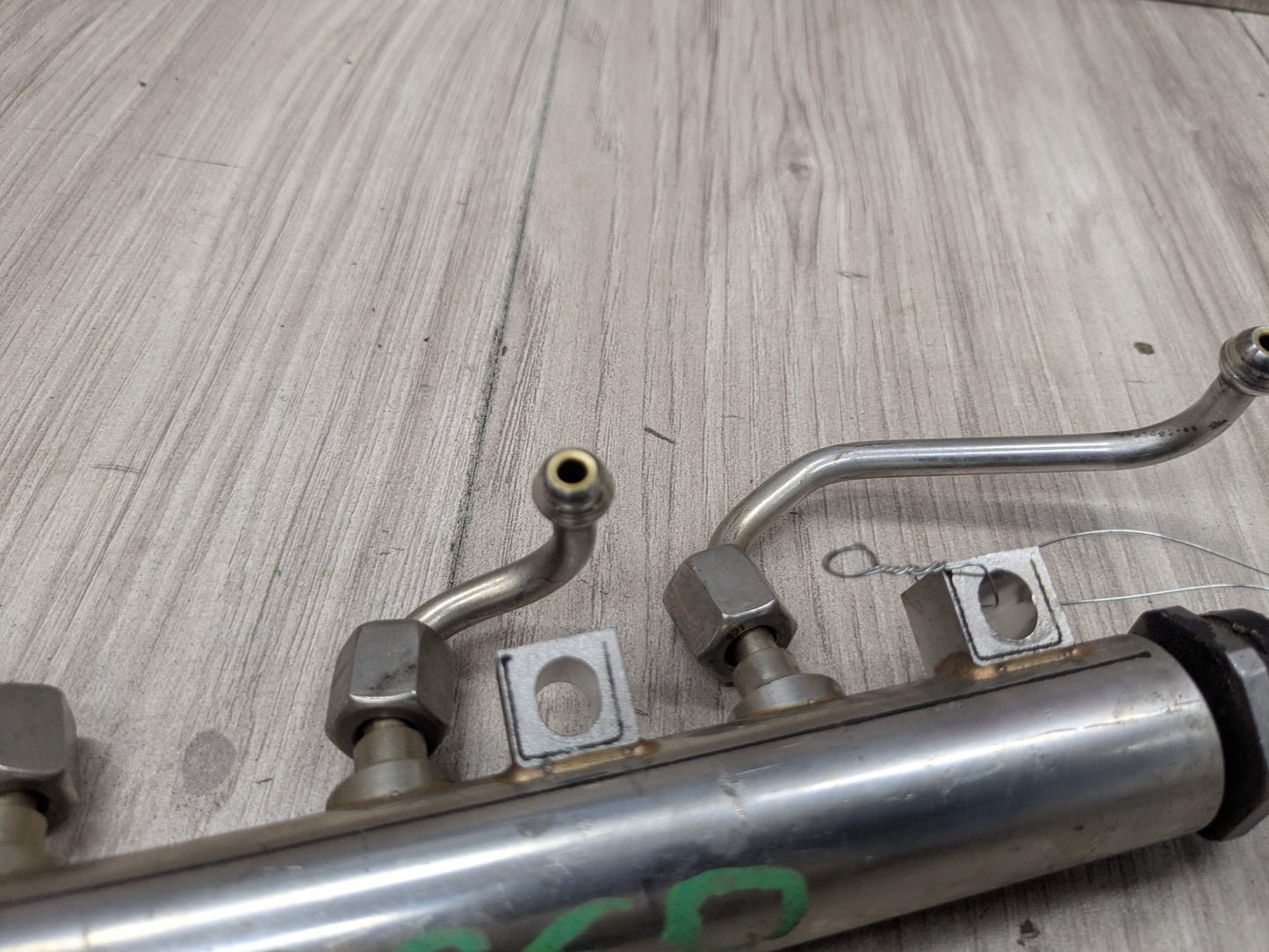 PRE-LCI OEM BMW G12 750 G30 M550 Engine N63R Left Fuel Injector Rail Lines 1-4