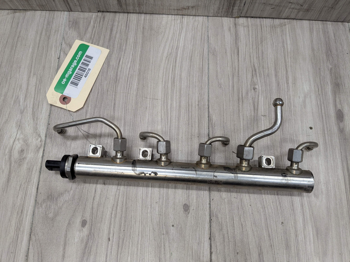 PRE-LCI OEM BMW G12 750 G30 M550 Engine N63R Left Fuel Injector Rail Lines 1-4