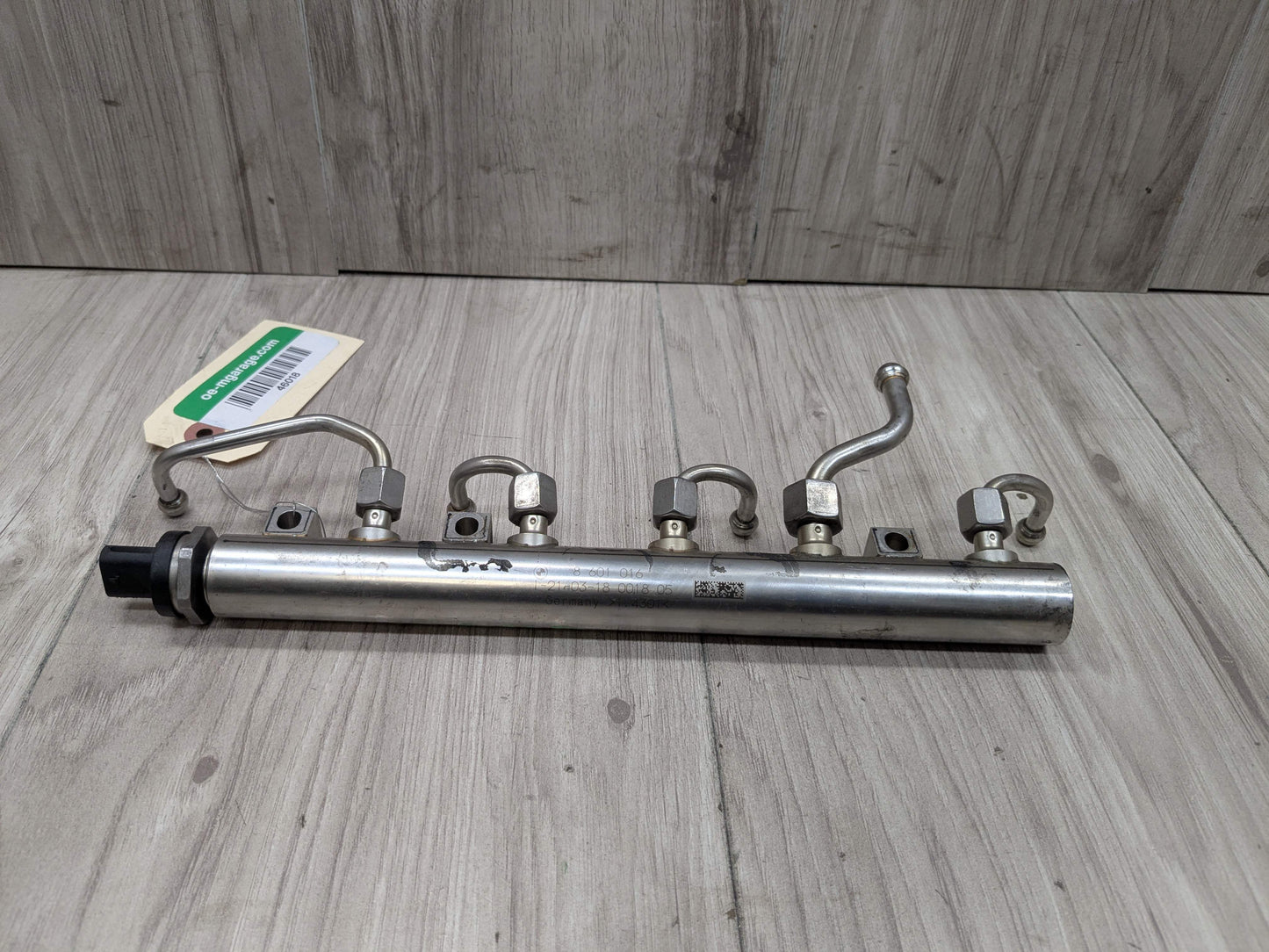 PRE-LCI OEM BMW G12 750 G30 M550 Engine N63R Left Fuel Injector Rail Lines 1-4