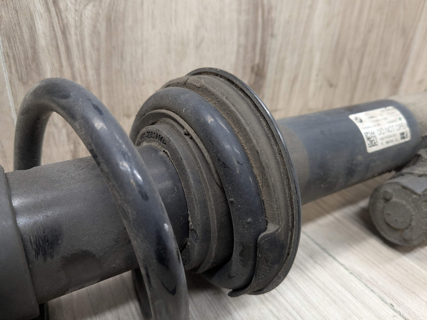 17-23 OEM BMW G30 M550 Rear Left Driver Side Spring Strut Shock Absorber VDC