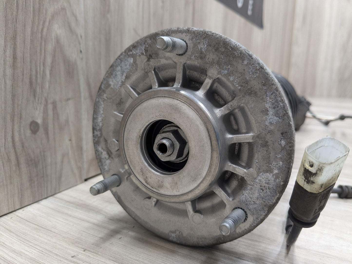 17-23 OEM BMW G30 M550 Rear Left Driver Side Spring Strut Shock Absorber VDC