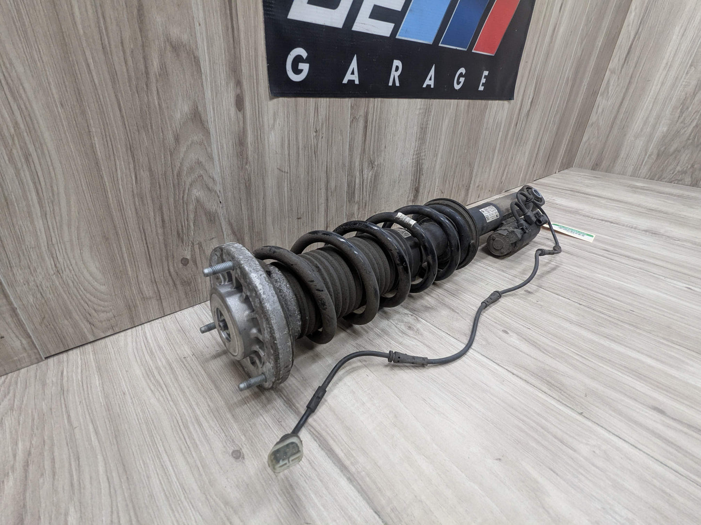 17-23 OEM BMW G30 M550 Rear Left Driver Side Spring Strut Shock Absorber VDC