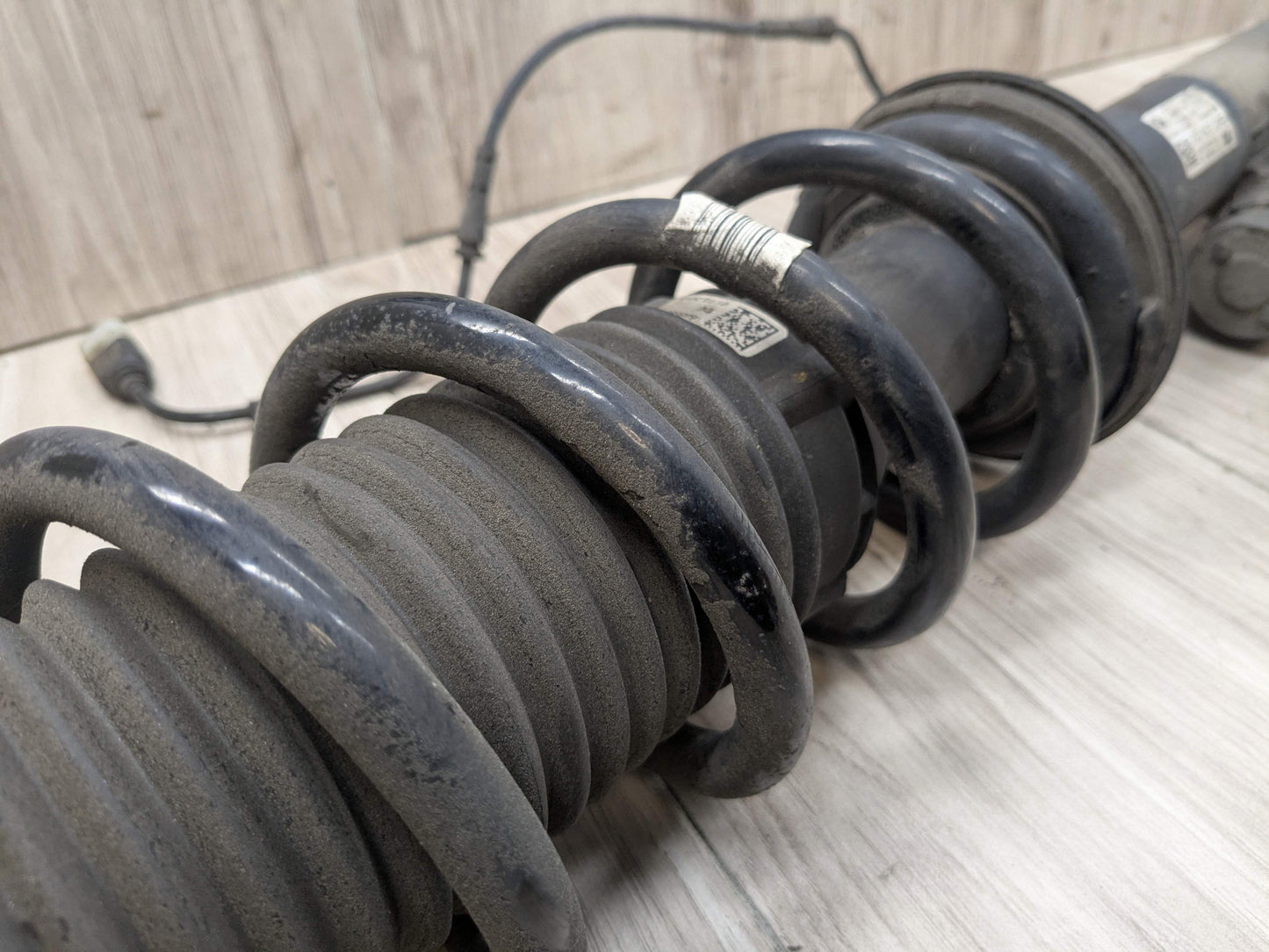 17-23 OEM BMW G30 M550 Rear Left Driver Side Spring Strut Shock Absorber VDC