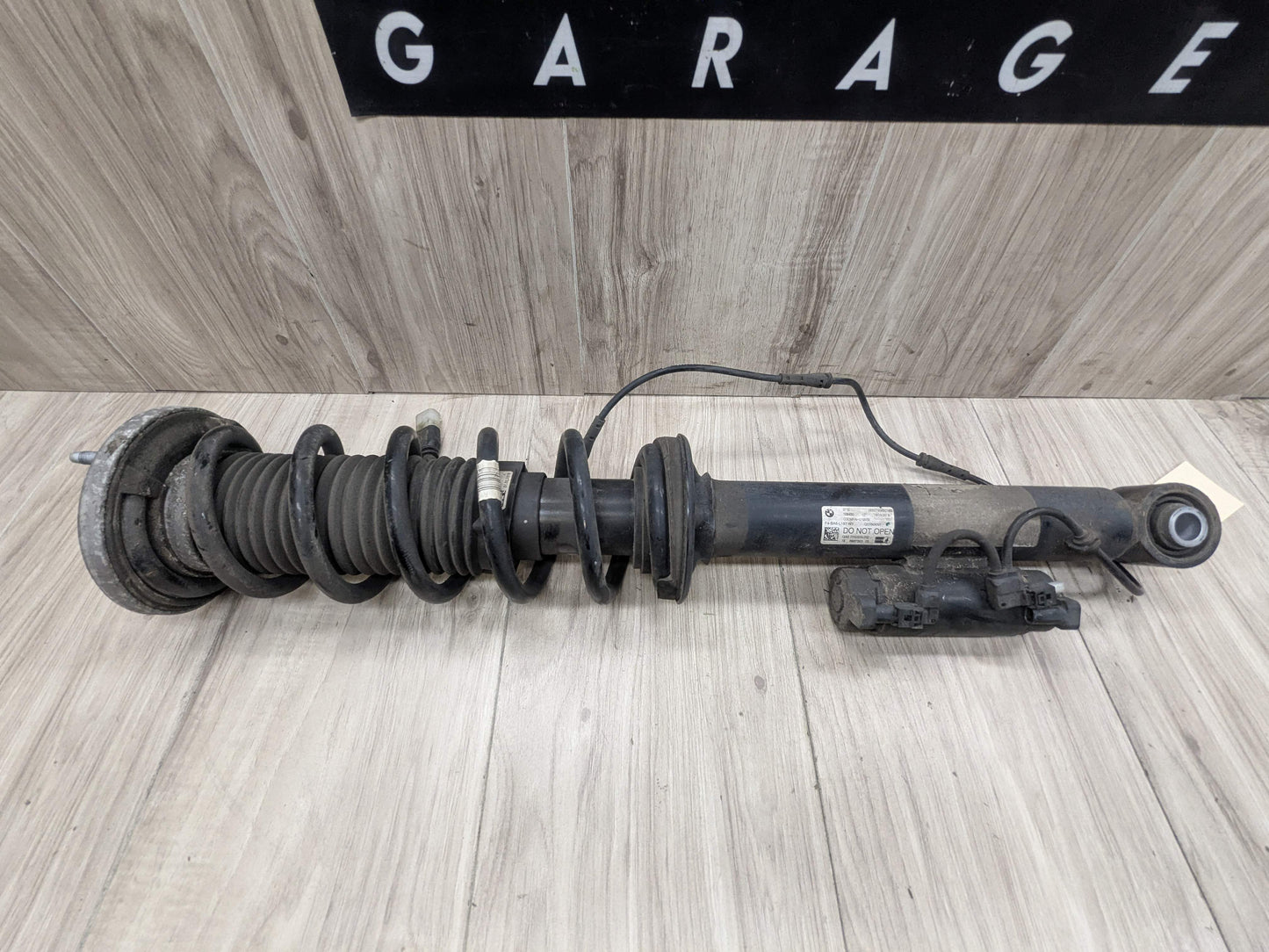 17-23 OEM BMW G30 M550 Rear Left Driver Side Spring Strut Shock Absorber VDC