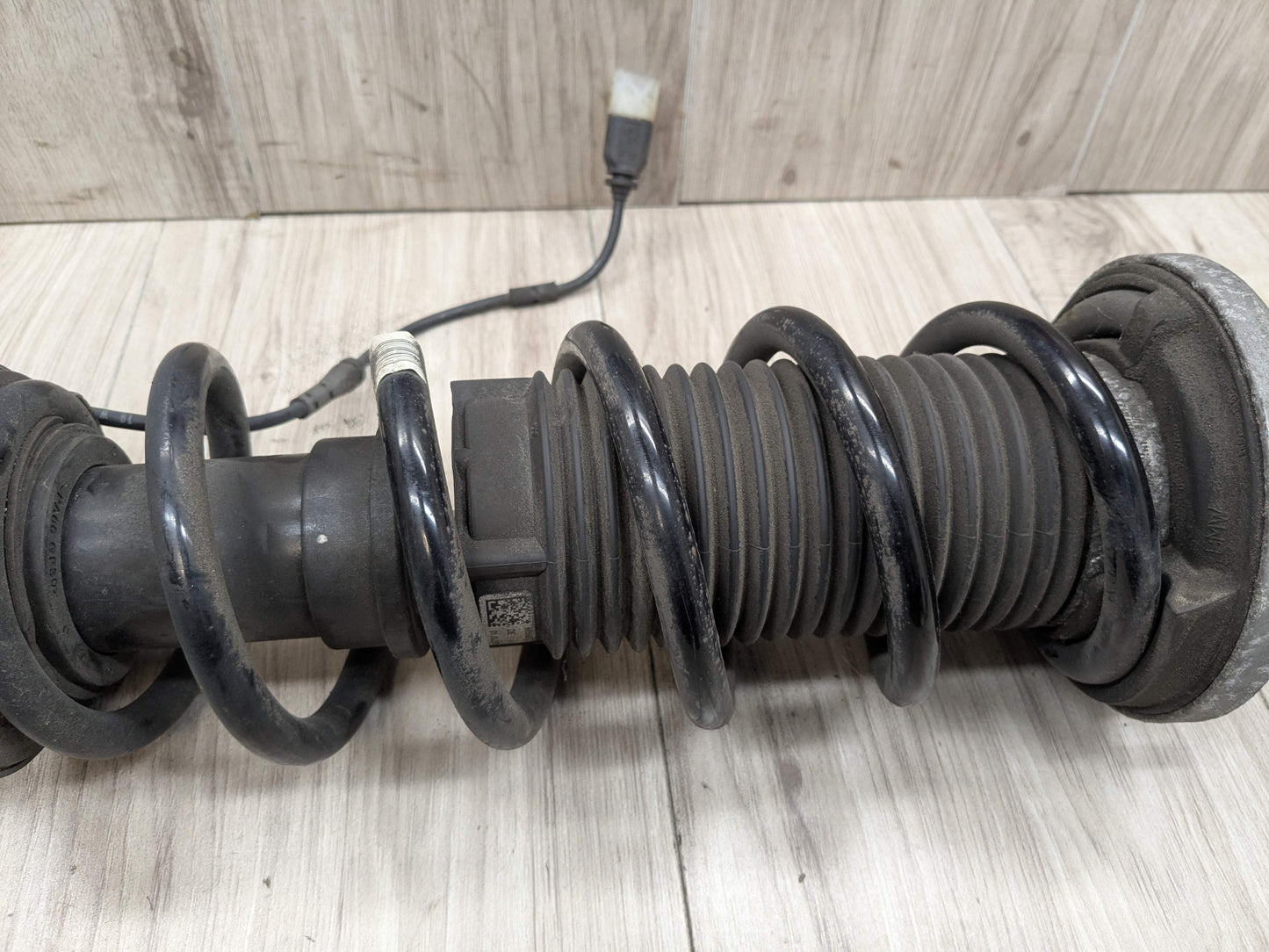 17-23 OEM BMW G30 M550 Rear Right Passenger Side Spring Strut Shock Absorber VDC