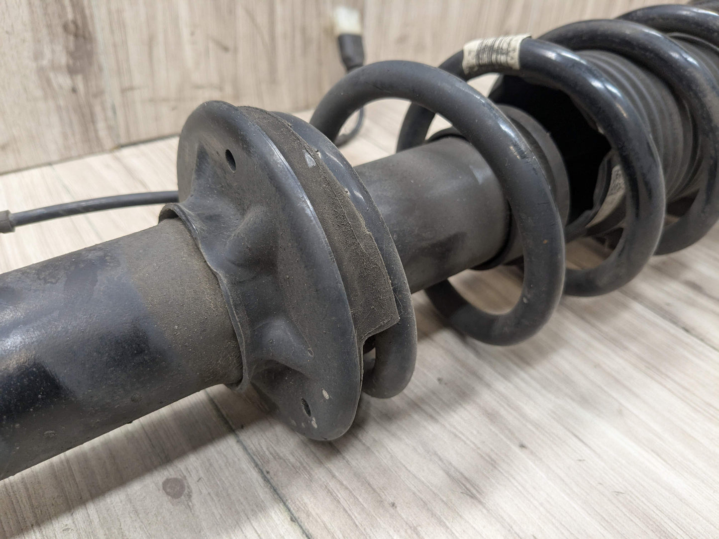 17-23 OEM BMW G30 M550 Rear Right Passenger Side Spring Strut Shock Absorber VDC