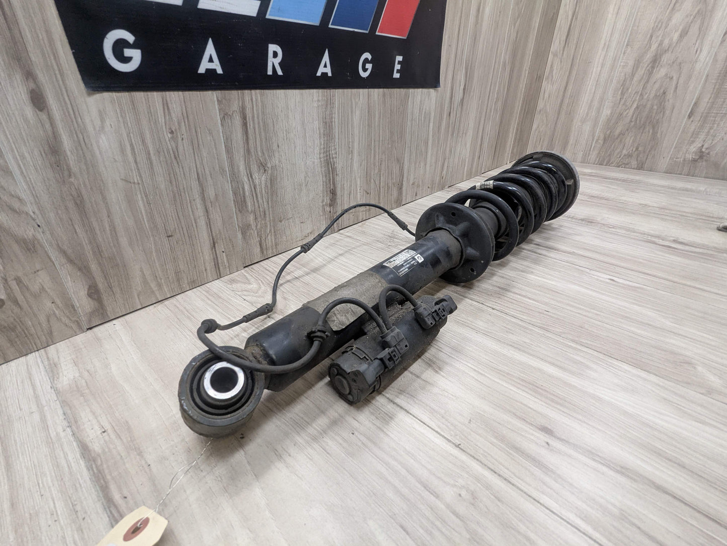 17-23 OEM BMW G30 M550 Rear Right Passenger Side Spring Strut Shock Absorber VDC
