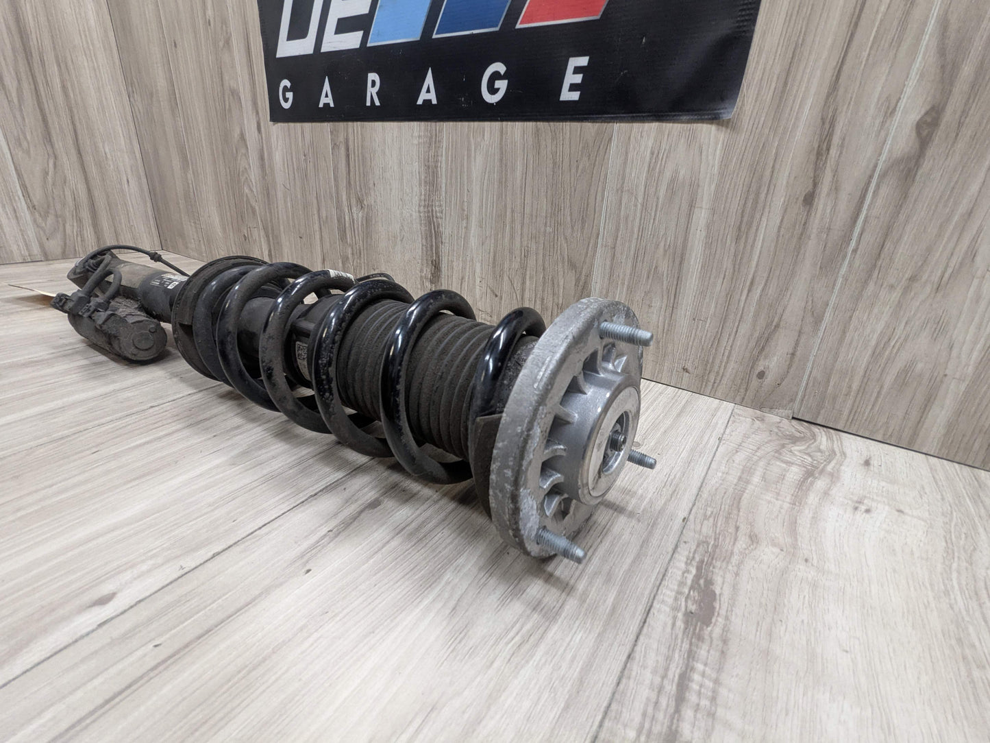 17-23 OEM BMW G30 M550 Rear Right Passenger Side Spring Strut Shock Absorber VDC