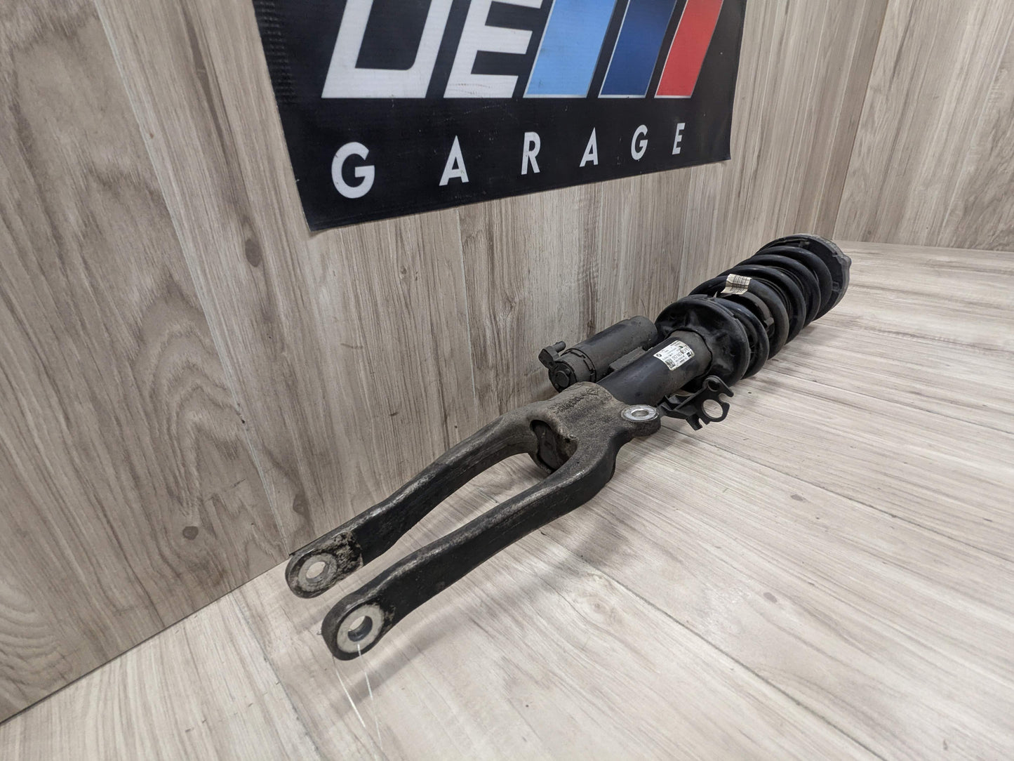 17-23 OEM BMW G30 M550iX Front Left Driver Spring Strut Shock Absorber VDC